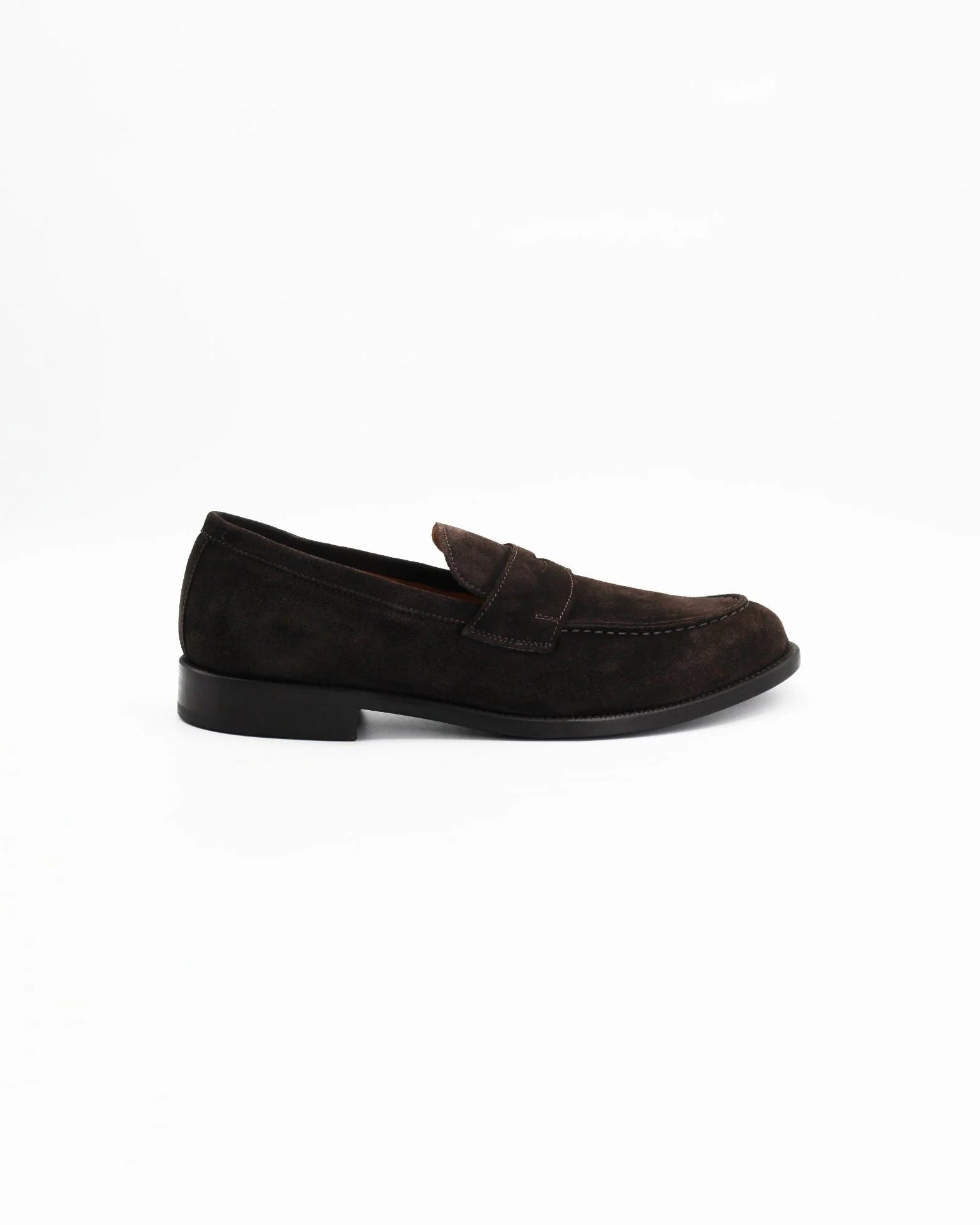 Shop Handmade Italian Leather Men's Moccasin in Calf Leather Suede Testa Di Moro or browse our range of hand-made Italian shoes in leather or suede in-store at Aliverti Cape Town, or shop online. We deliver in South Africa & offer multiple payment plans as well as accept multiple safe & secure payment methods.