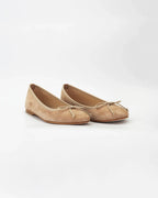 Shop Handmade Women's Ballerina Pump in calf Leather Suede Taupe or browse our range of hand-made Italian shoes in leather or suede in-store at Aliverti Cape Town, or shop online. We deliver in South Africa & offer multiple payment plans as well as accept multiple safe & secure payment methods.