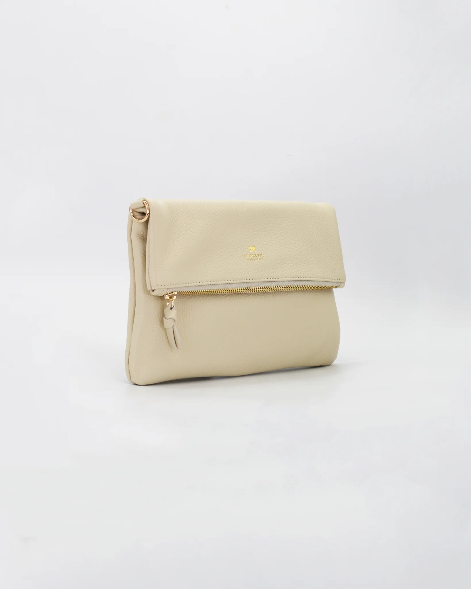 Description
Slim profile for this glamorous Maxi Velvet clutch with envelope architecture, perfect for any social occasion. With its soft yet fashionable touch, it is the stylish companion for evenings when you need a touch of style to brighten up your look. It is perfect for adding a touch of elegance to your leisure outfits.

Composition
This soft full-grain calfskin, is worked to obtain an uniform grain, called tumbled leather. The remarkable fullness and roundness of the hand make it perfect for all use