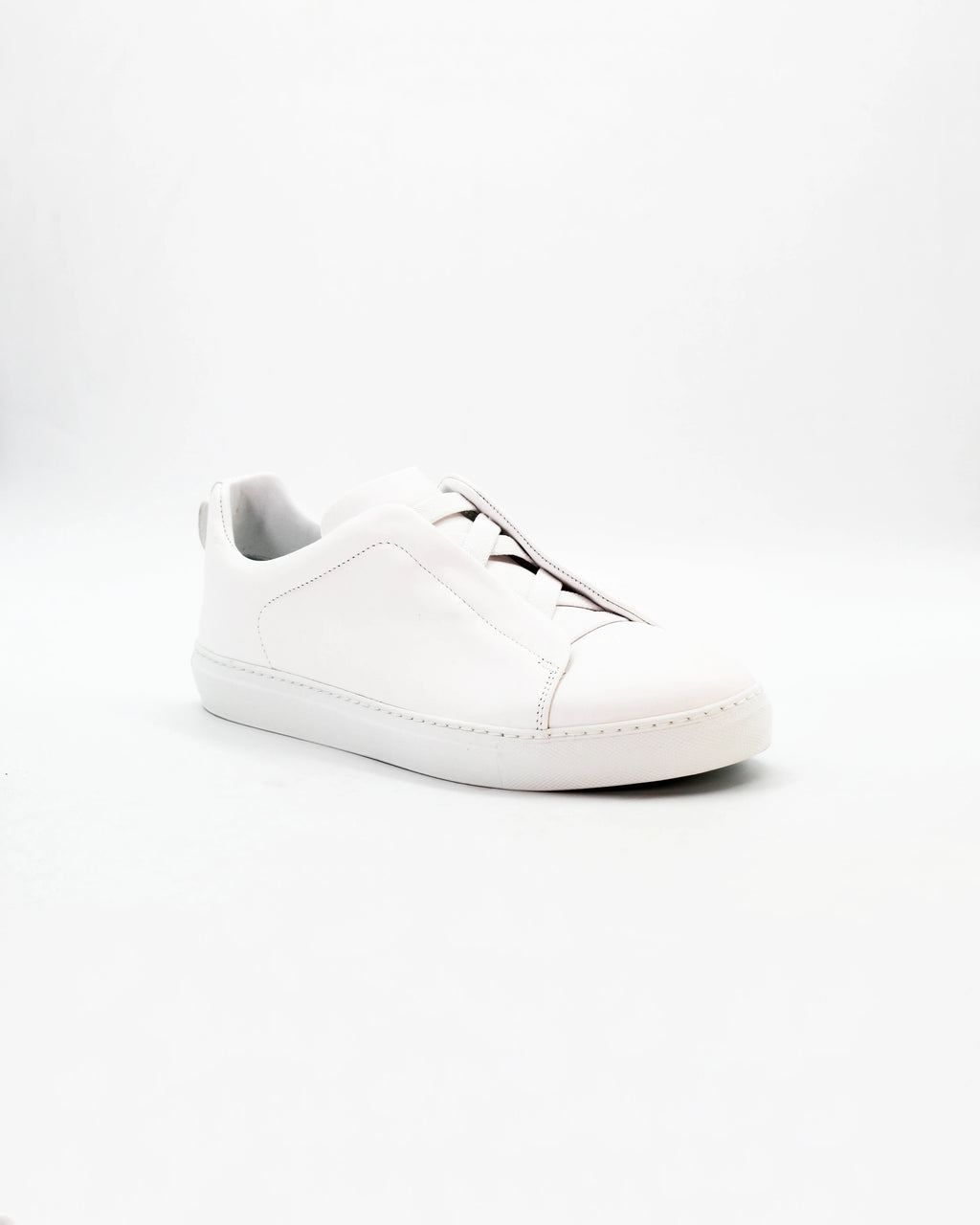 Shop Men's Laceless Sneaker in Leather Bianco or browse our range of hand-made Italian shoes in leather or suede in-store at Aliverti Cape Town, or shop online. We deliver in South Africa & offer multiple payment plans as well as accept multiple safe & secure payment methods.