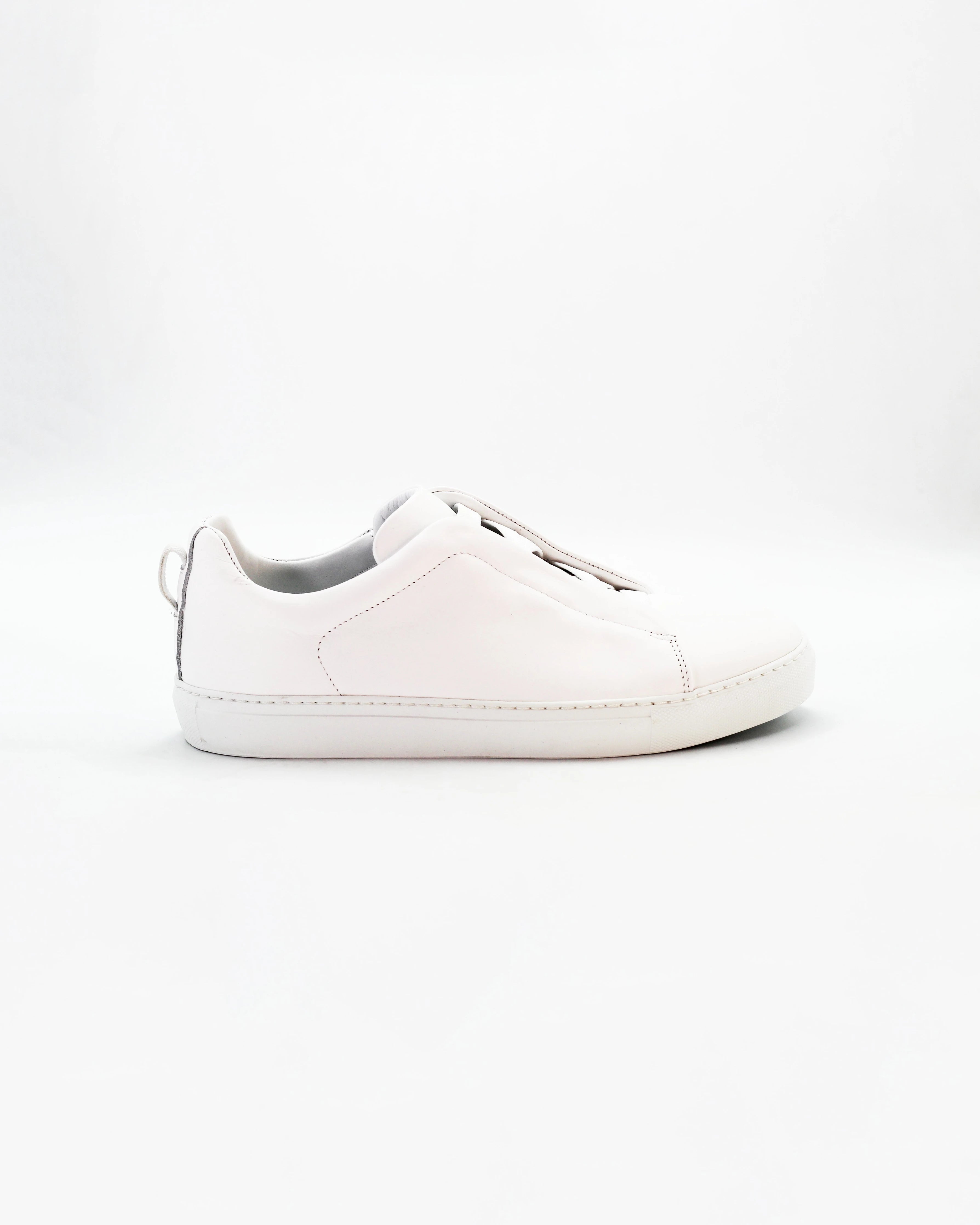 Shop Men's Laceless Sneaker in Leather Bianco or browse our range of hand-made Italian shoes in leather or suede in-store at Aliverti Cape Town, or shop online. We deliver in South Africa & offer multiple payment plans as well as accept multiple safe & secure payment methods.