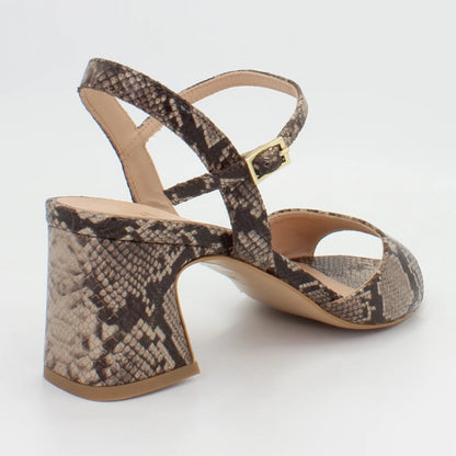 Shop Handmade Italian Leather block heel in nemesis taupe (ALETA 5) or browse our range of hand-made Italian shoes in leather or suede in-store at Aliverti Cape Town, or shop online. We deliver in South Africa & offer multiple payment plans as well as accept multiple safe & secure payment methods.
