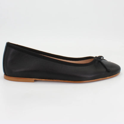 Shop Handmade Italian Leather ballerina pump in nero (E429) or browse our range of hand-made Italian shoes in leather or suede in-store at Aliverti Cape Town, or shop online. We deliver in South Africa & offer multiple payment plans as well as accept multiple safe & secure payment methods.