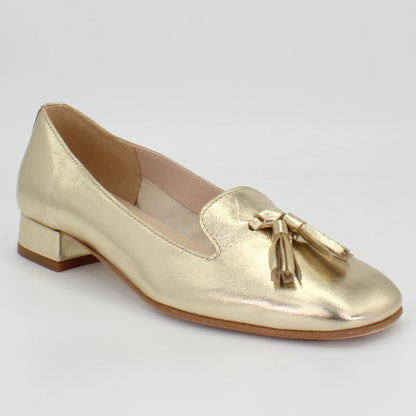 Shop Handmade Italian Leather tassle ballerina pump in platino gold (E328T) or browse our range of hand-made Italian shoes in leather or suede in-store at Aliverti Cape Town, or shop online. We deliver in South Africa & offer multiple payment plans as well as accept multiple safe & secure payment methods.