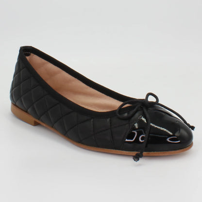 Shop Handmade Italian Leather ballerina pump in nero (E504) or browse our range of hand-made Italian shoes in leather or suede in-store at Aliverti Cape Town, or shop online. We deliver in South Africa & offer multiple payment plans as well as accept multiple safe & secure payment methods.