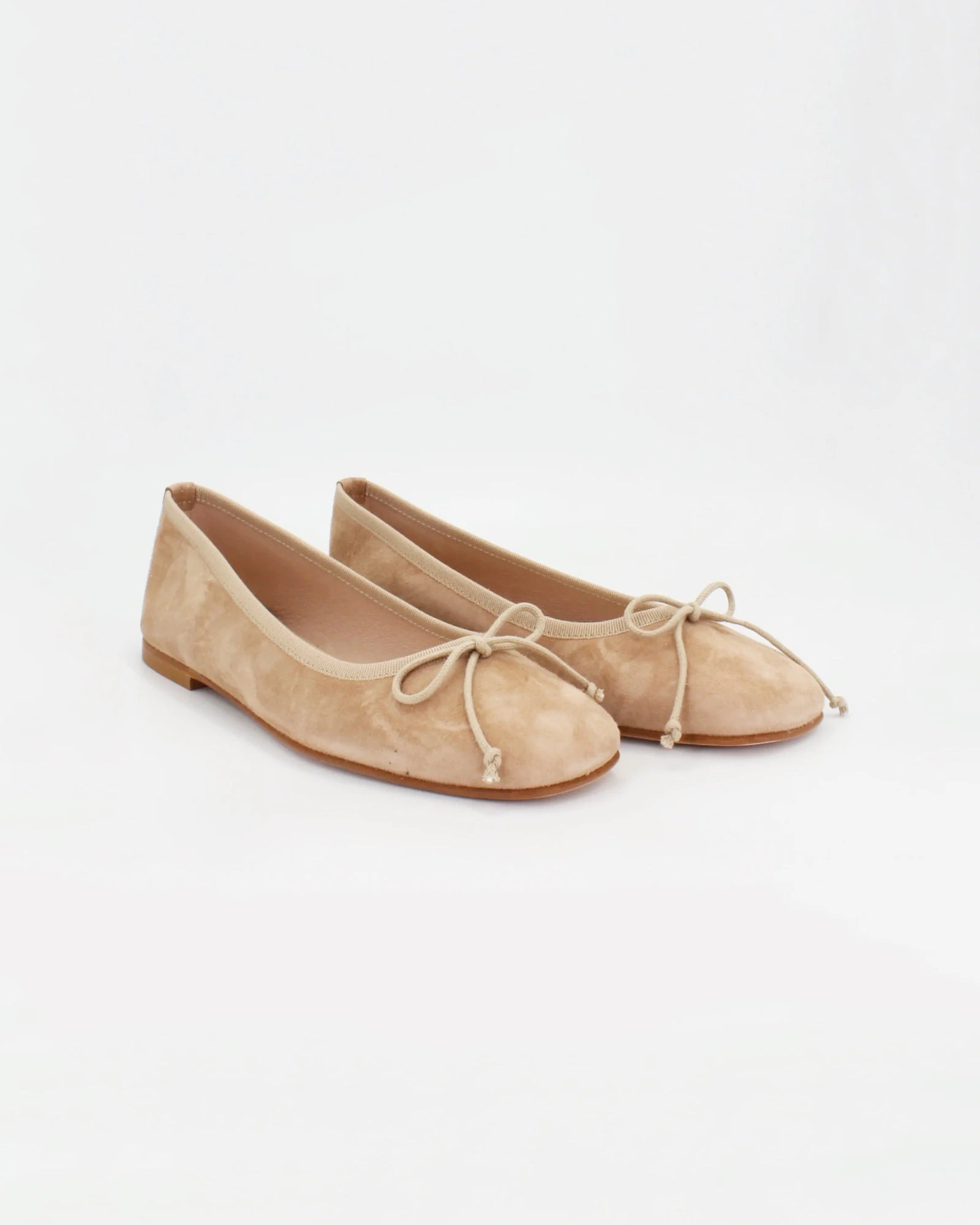 Shop Handmade Italian Leather suede ballerina pump in taupe (ESE485) or browse our range of hand-made Italian shoes in leather or suede in-store at Aliverti Cape Town, or shop online. We deliver in South Africa & offer multiple payment plans as well as accept multiple safe & secure payment methods.