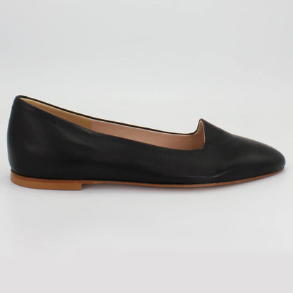 Shop Handmade Italian Leather pump in nappa nero (E364) or browse our range of hand-made Italian shoes in leather or suede in-store at Aliverti Cape Town, or shop online. We deliver in South Africa & offer multiple payment plans as well as accept multiple safe & secure payment methods.