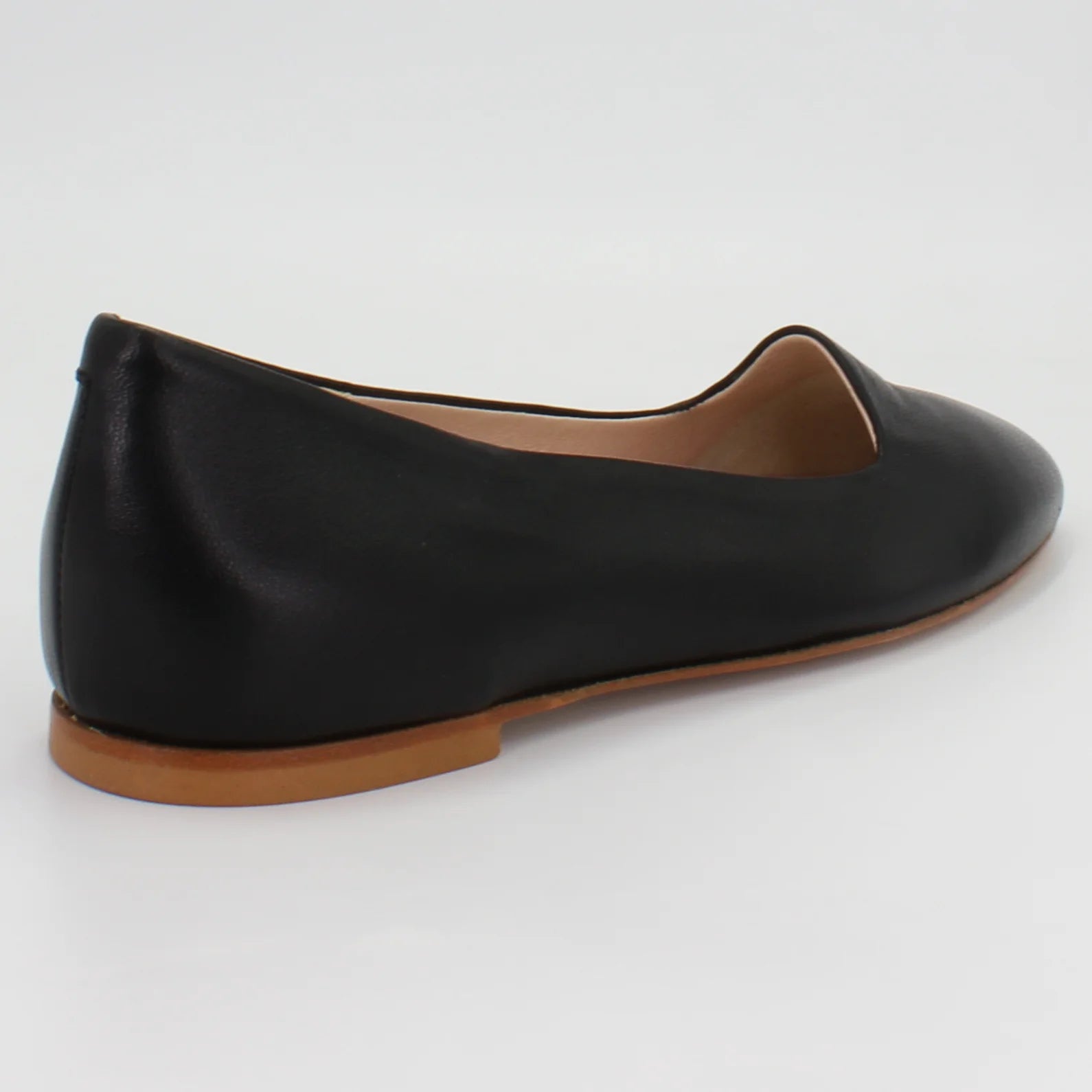 Shop Handmade Italian Leather pump in nappa nero (E364) or browse our range of hand-made Italian shoes in leather or suede in-store at Aliverti Cape Town, or shop online. We deliver in South Africa & offer multiple payment plans as well as accept multiple safe & secure payment methods.