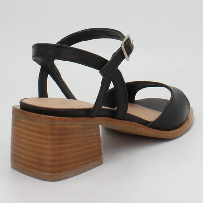 Shop Handmade Italian Leather block heel in nero nappa (WILMA2) or browse our range of hand-made Italian shoes in leather or suede in-store at Aliverti Cape Town, or shop online. We deliver in South Africa & offer multiple payment plans as well as accept multiple safe & secure payment methods.