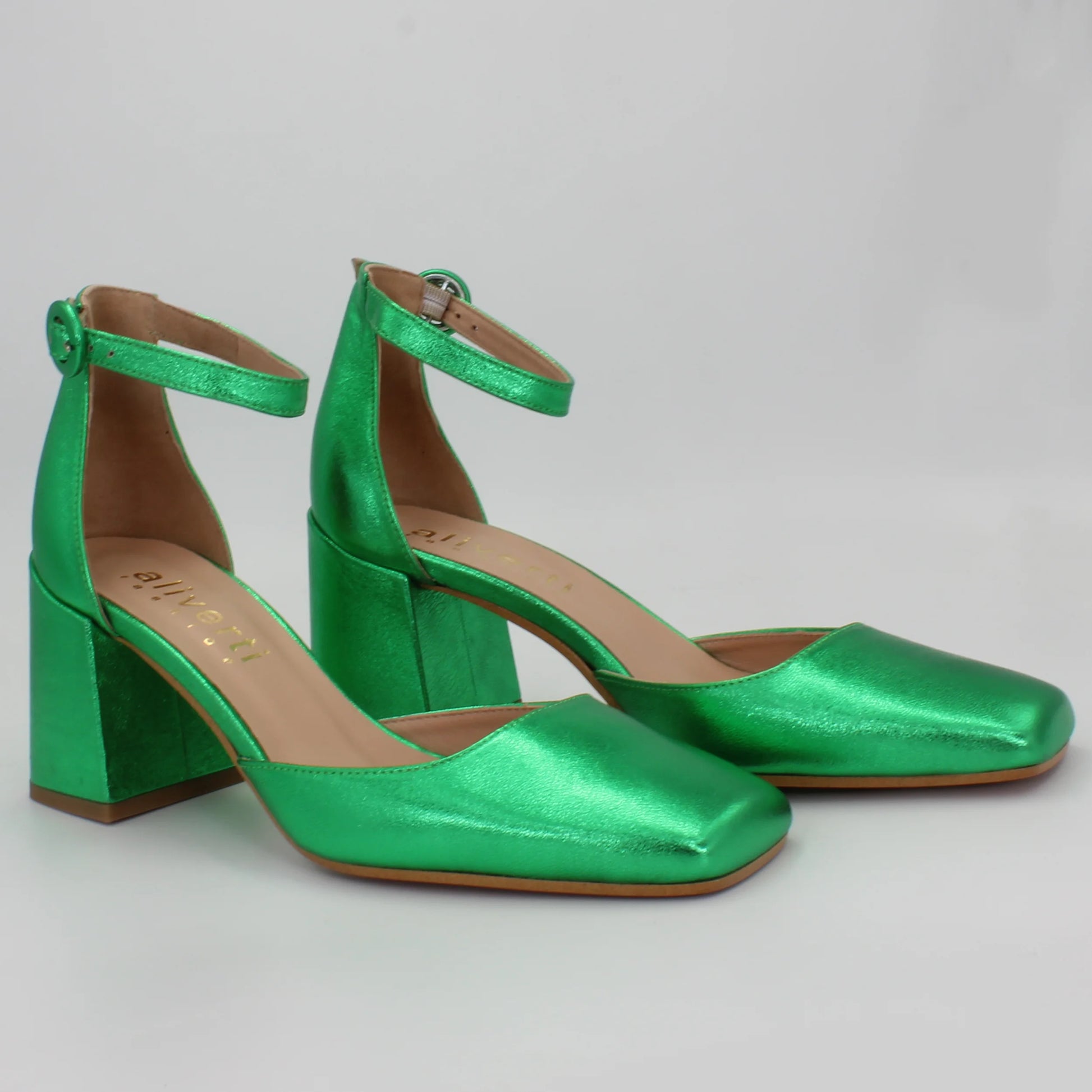 Shop Handmade Italian Leather block heel in verde laminato (SACHA7) or browse our range of hand-made Italian shoes in leather or suede in-store at Aliverti Cape Town, or shop online. We deliver in South Africa & offer multiple payment plans as well as accept multiple safe & secure payment methods.
