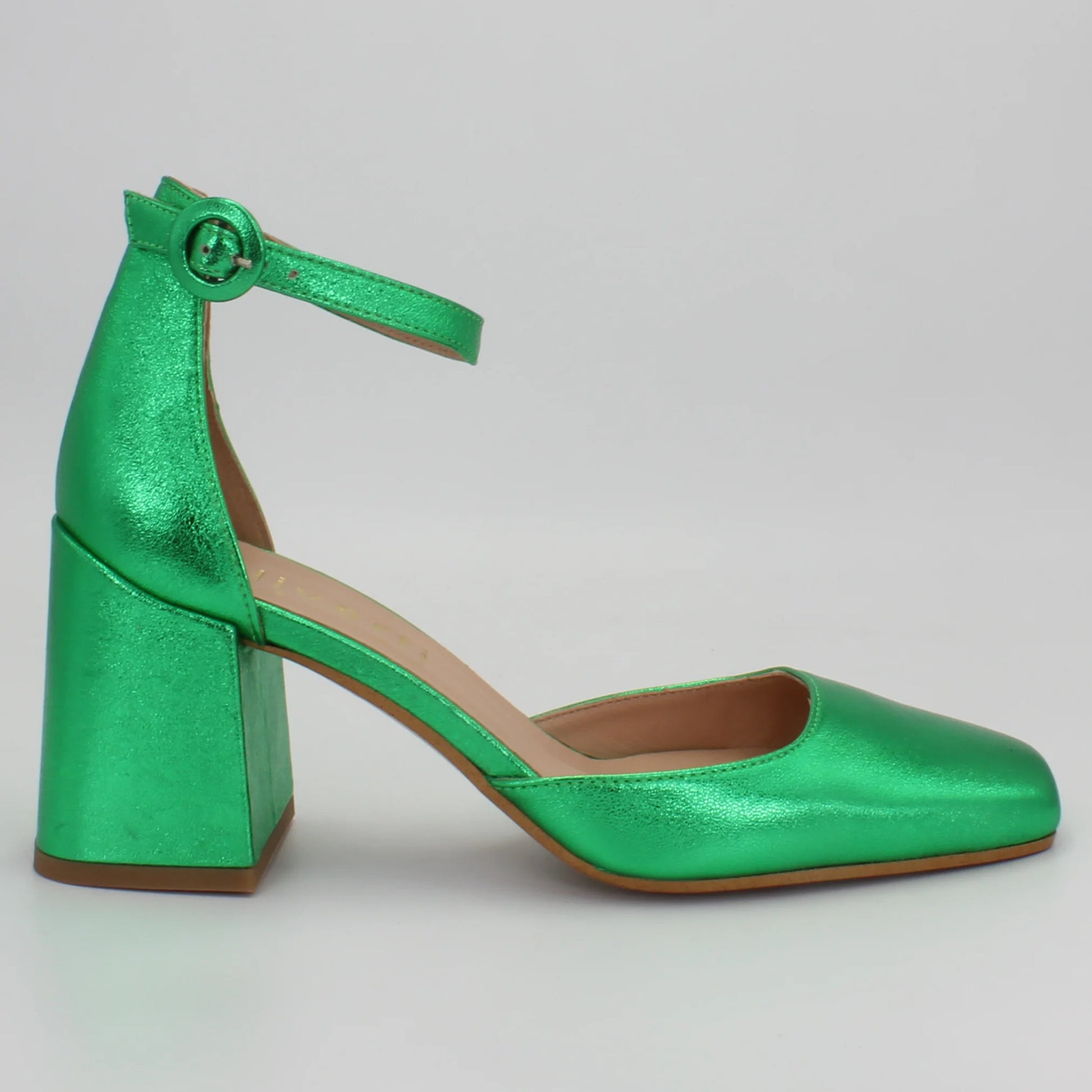 Shop Handmade Italian Leather block heel in verde laminato (SACHA7) or browse our range of hand-made Italian shoes in leather or suede in-store at Aliverti Cape Town, or shop online. We deliver in South Africa & offer multiple payment plans as well as accept multiple safe & secure payment methods.