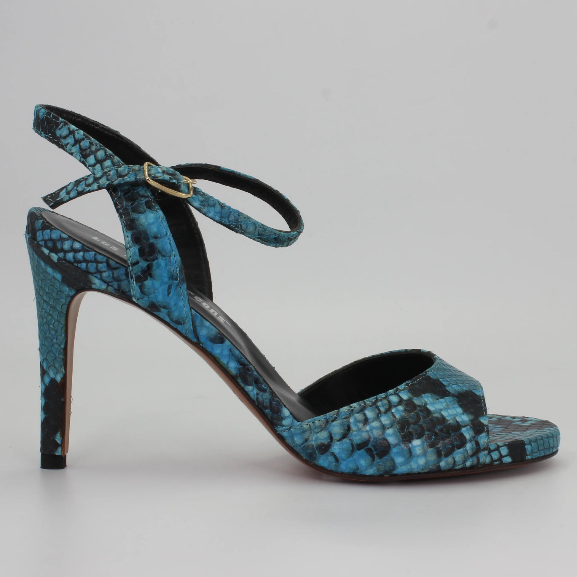Shop Handmade Italian Leather high heel in blue python (LA59300) or browse our range of hand-made Italian shoes in leather or suede in-store at Aliverti Cape Town, or shop online. We deliver in South Africa & offer multiple payment plans as well as accept multiple safe & secure payment methods.