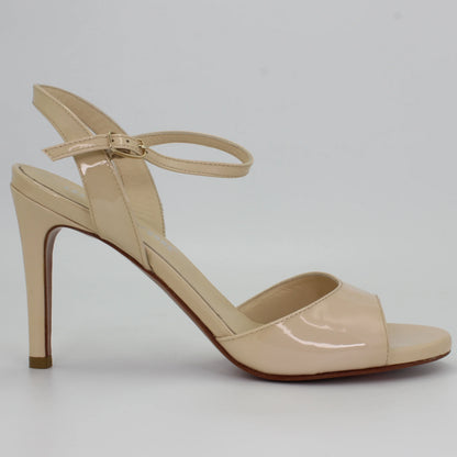 Shop Handmade Italian Leather high heel in cream (LA59300) or browse our range of hand-made Italian shoes in leather or suede in-store at Aliverti Cape Town, or shop online. We deliver in South Africa & offer multiple payment plans as well as accept multiple safe & secure payment methods.