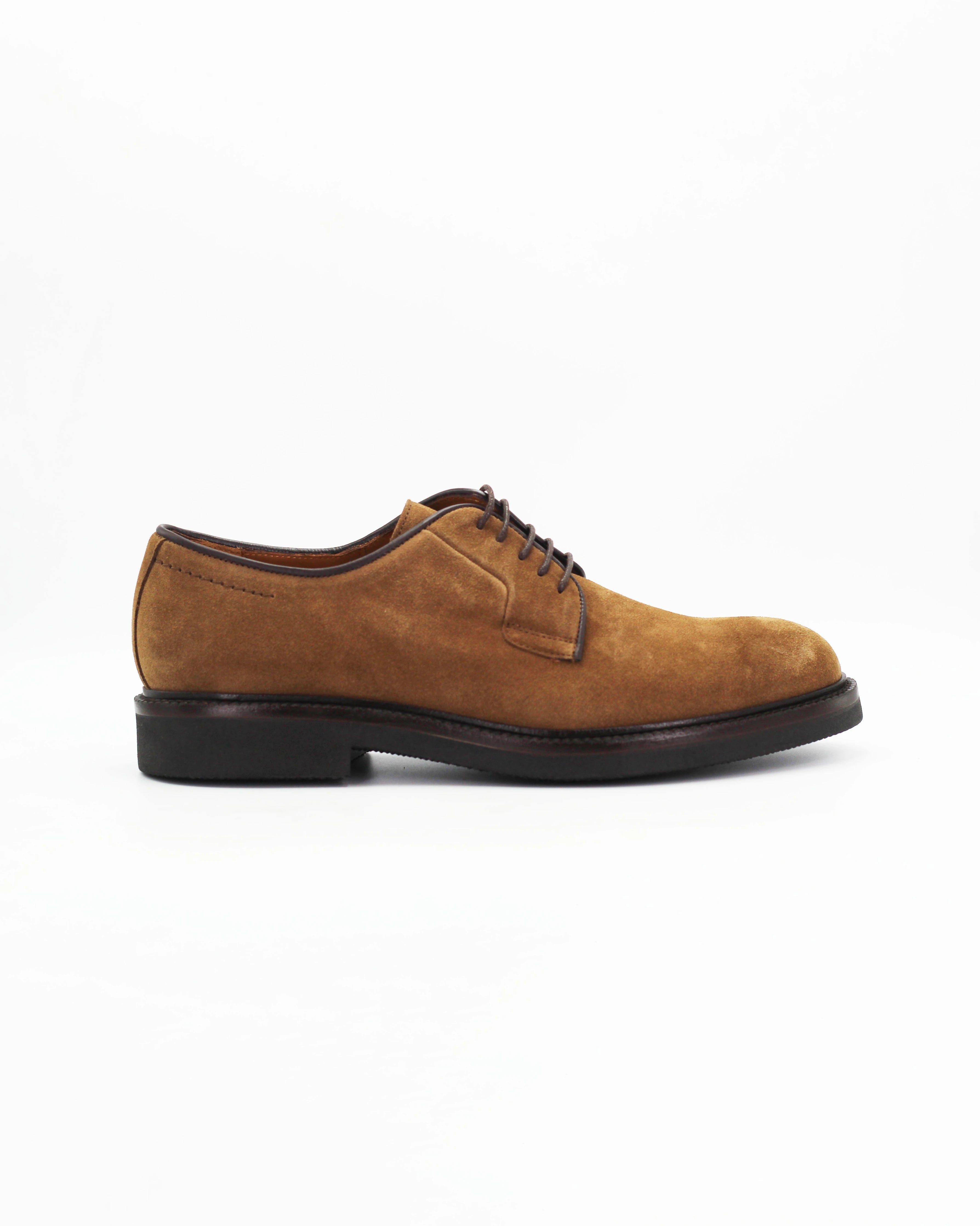 The Men's Derby in Leather Suede Castoro Beige&nbsp;is a relaxed take on the classic dress shoe. The soft tan suede upper gives it a warm, textured feel, while the clean derby silhouette keeps it smart enough for the office and casual enough for the weekend.

A wardrobe staple that pairs effortlessly with chinos, cords, or dark denim.
&nbsp;
Style: Derby
Feature: Light Sole
Colour: Castoro Beige
Material: Calf Leather Suede
Sole Material: Rubber

Code: MER8097

Made in Italy