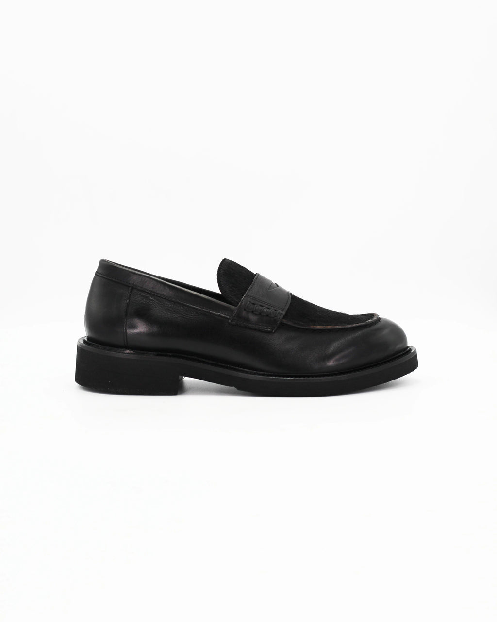 Women's Fur Loafer in Leather Nero