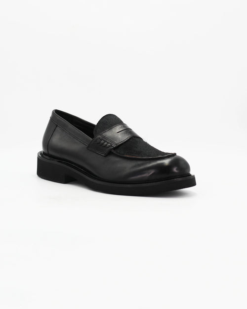 Women's Fur Loafer in Leather Nero