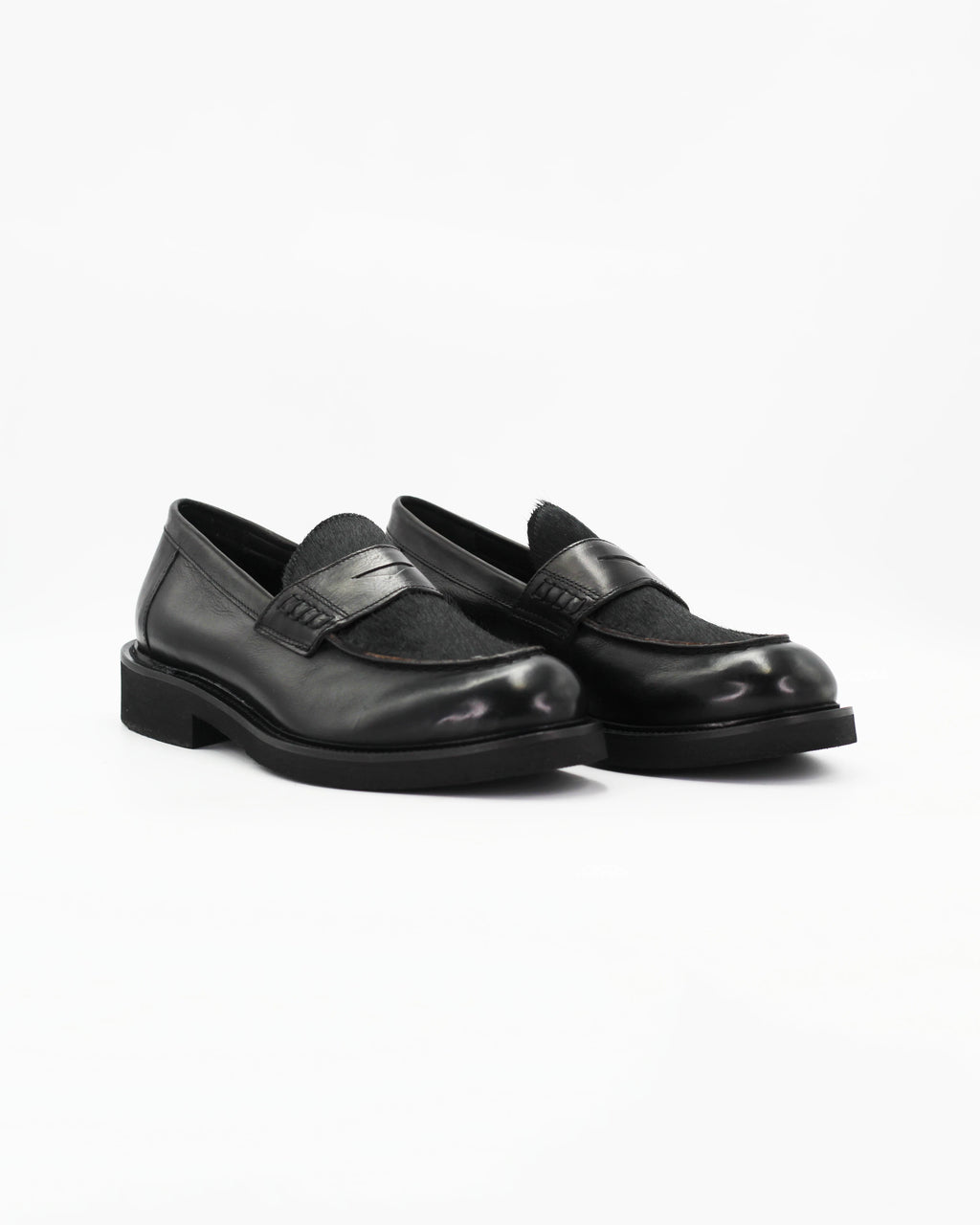 Women's Fur Loafer in Leather Nero