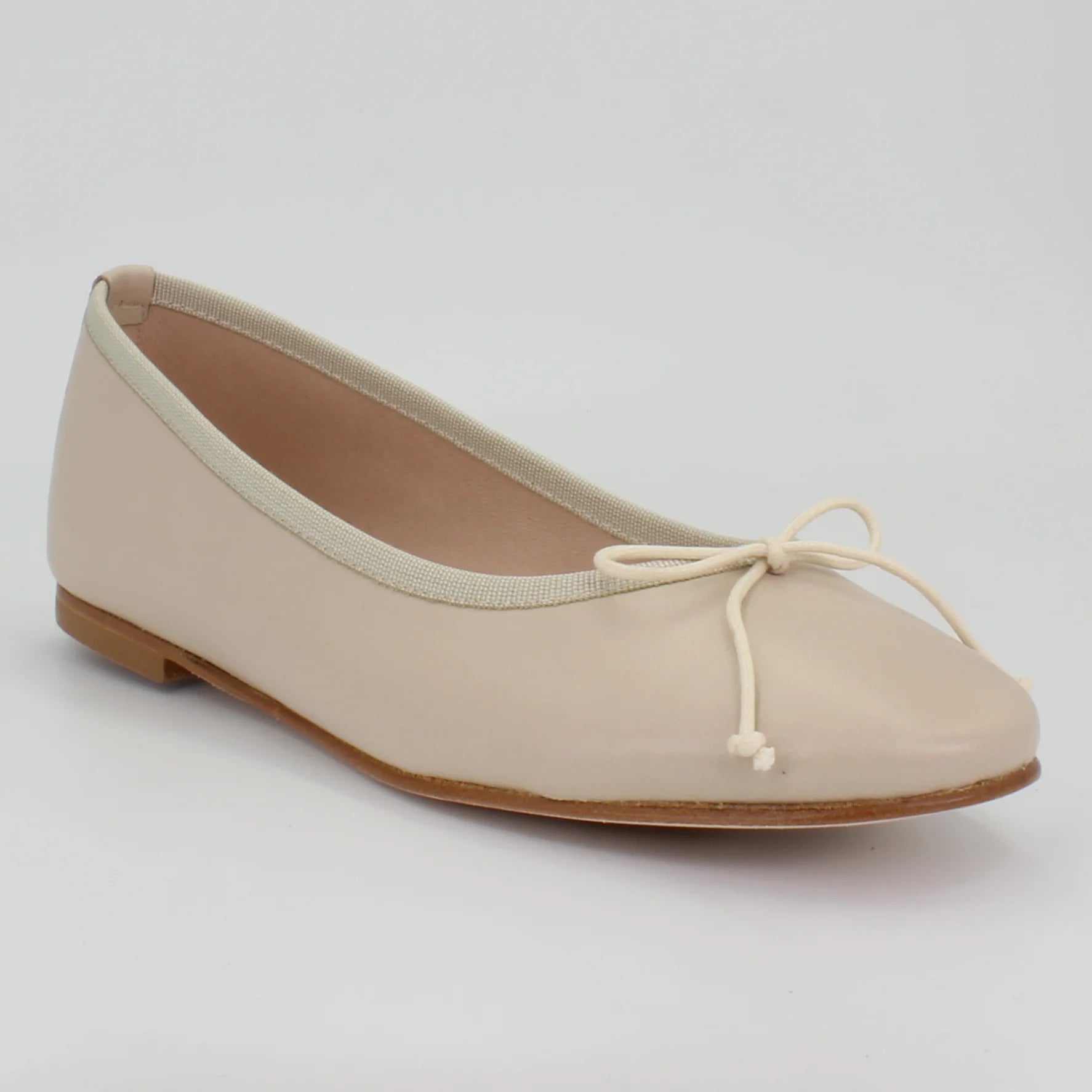 Cream top ballerina pumps