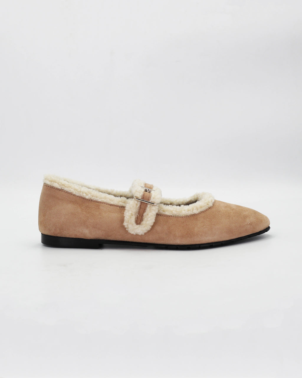 Shop the ESE6018 ballerina flat in taupe suede calf leather. Italian-made with cosy faux fur trim, a buckle strap, and rubber sole. Soft everyday elegance.