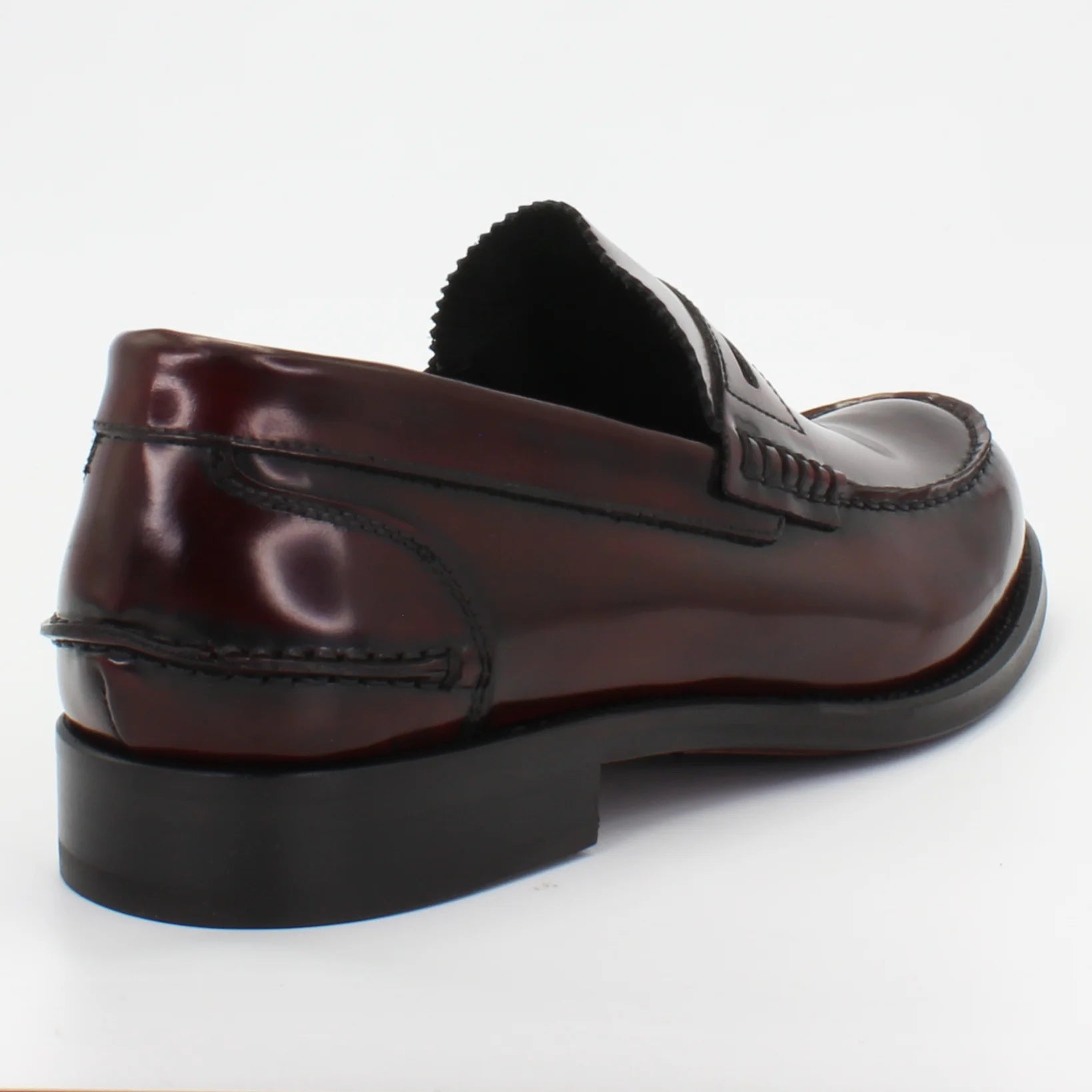 Shop Handmade Italian Leather Penny Loafer in Bordeaux (BRU8826) or browse our range of hand-made Italian shoes for men in leather or suede in-store at Aliverti Cape Town, or shop online. We deliver in South Africa & offer multiple payment plans as well as accept multiple safe & secure payment methods.