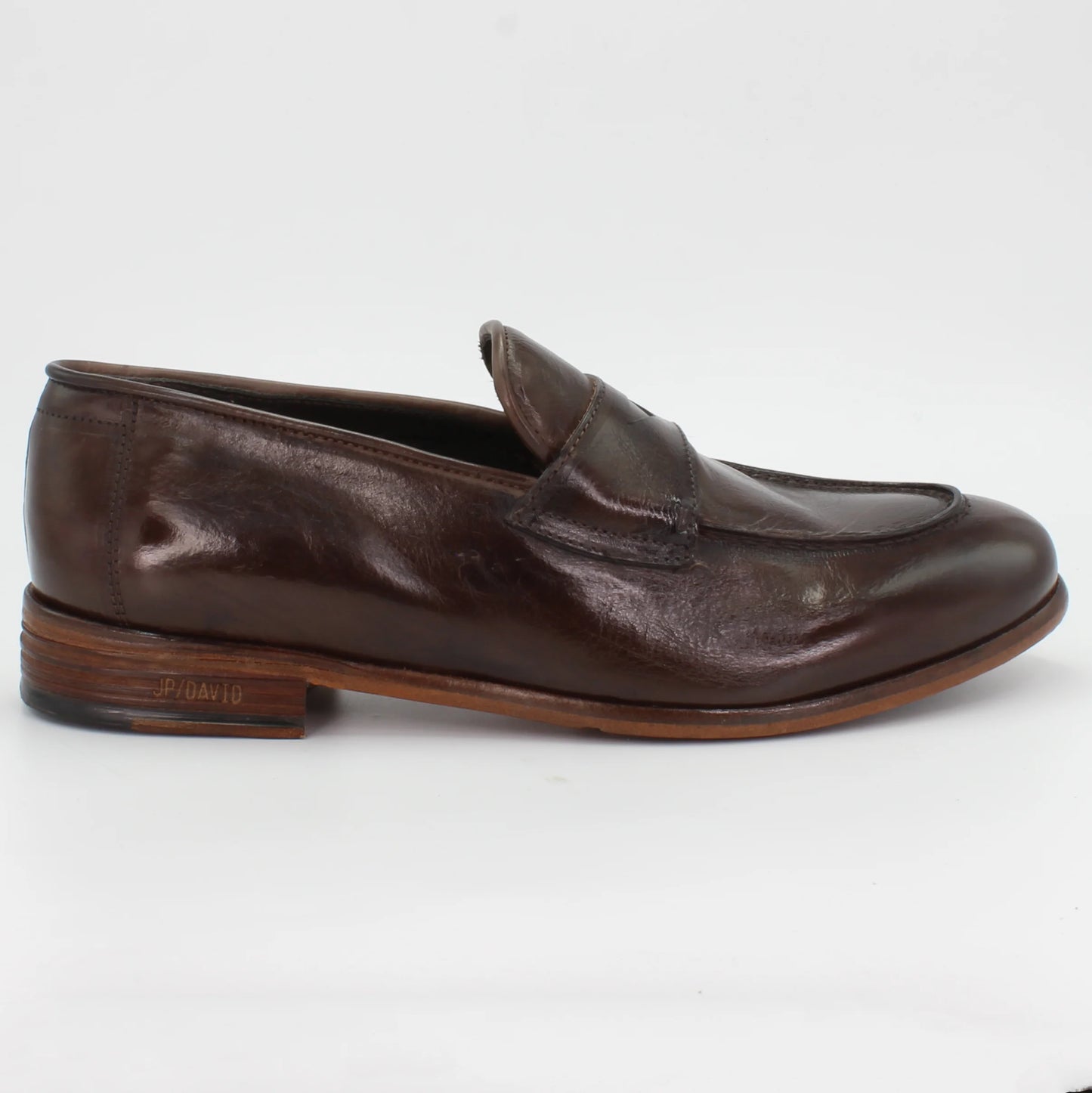 Shop Handmade Italian Leather moccasin in testa di moro (JP37012/6) or browse our range of hand-made Italian shoes for men in leather or suede in-store at Aliverti Cape Town, or shop online. We deliver in South Africa & offer multiple payment plans as well as accept multiple safe & secure payment methods.