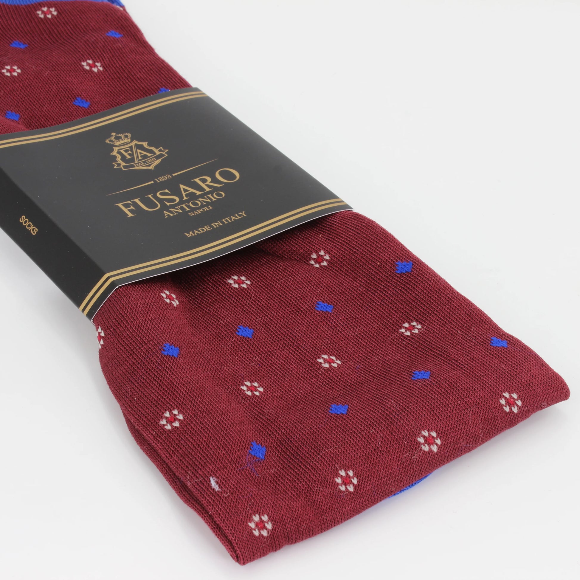 Shop Men's Classic Formal Socks in Red or browse our range of socks for men in a variety of colours in-store at Aliverti Cape Town, or shop online. We deliver in South Africa & offer multiple payment plans as well as accept multiple safe & secure payment methods.