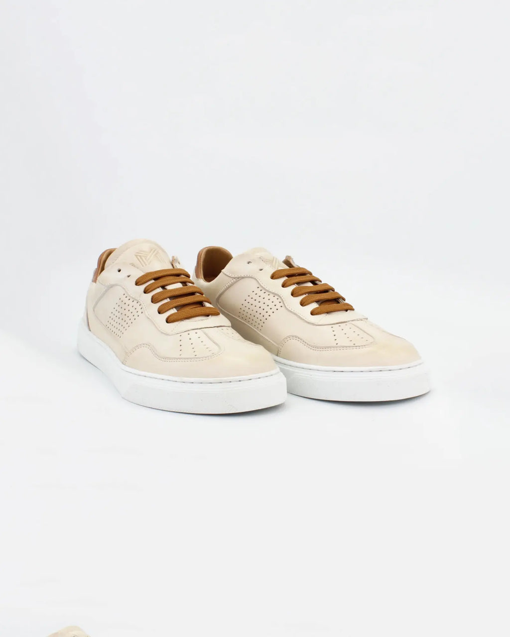 Shop Handmade Italian Leather sneaker in nature (GRU433) or browse our range of hand-made Italian shoes for men in leather or suede in-store at Aliverti Cape Town, or shop online. We deliver in South Africa & offer multiple payment plans as well as accept multiple safe & secure payment methods.