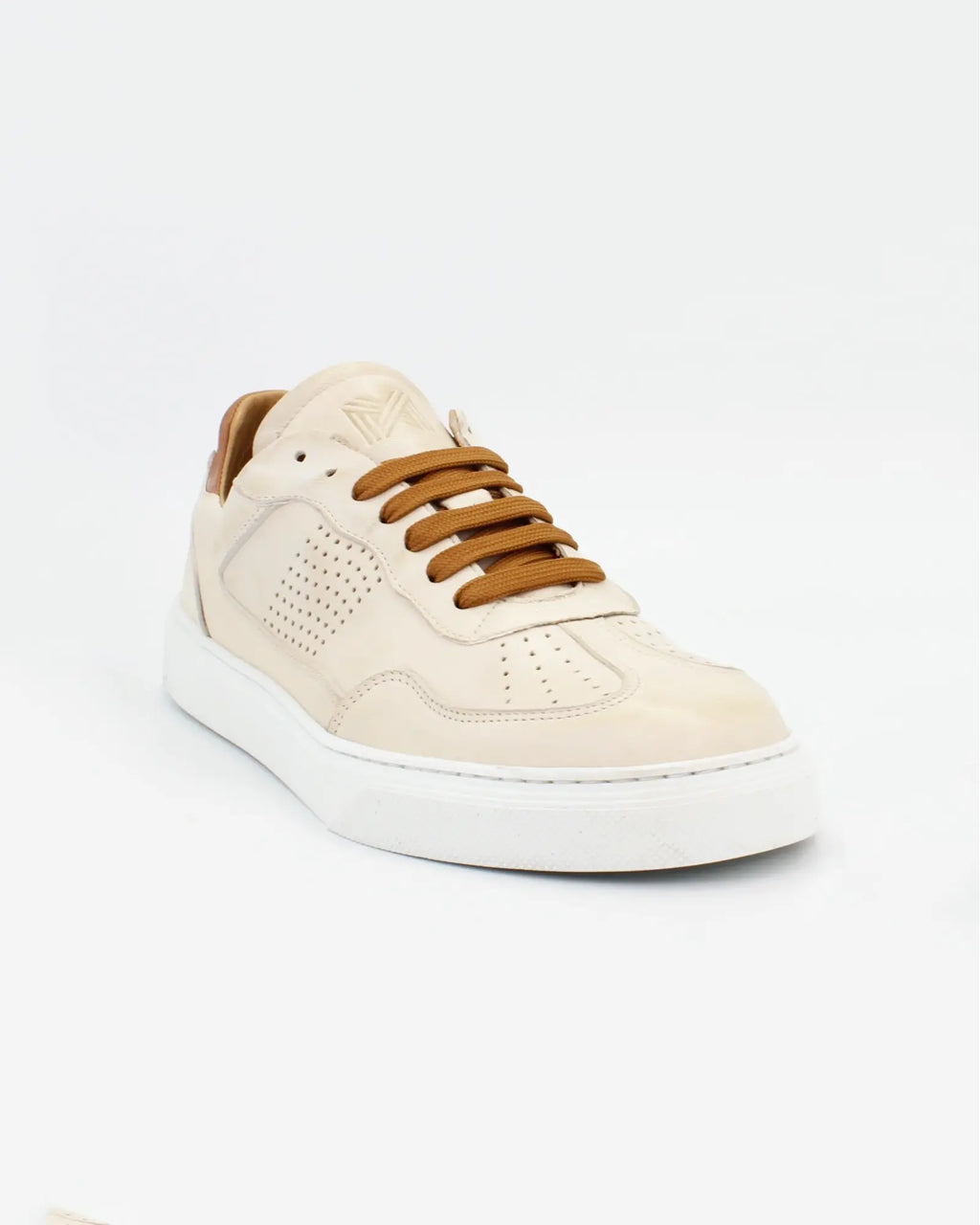 Shop Handmade Italian Leather sneaker in nature (GRU433) or browse our range of hand-made Italian shoes for men in leather or suede in-store at Aliverti Cape Town, or shop online. We deliver in South Africa & offer multiple payment plans as well as accept multiple safe & secure payment methods.