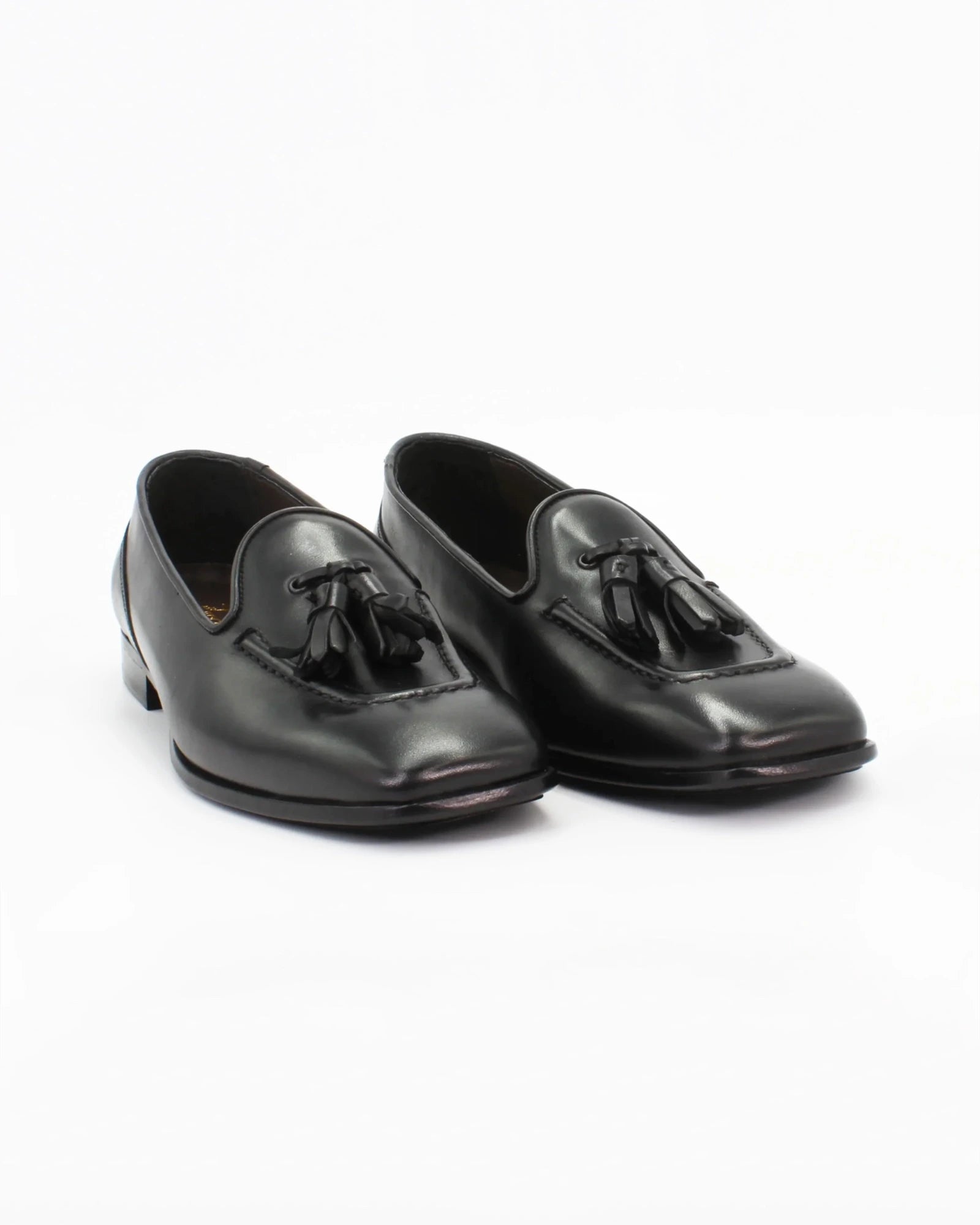 Shop Handmade Italian Leather moccasin in black (BRD10678) or browse our range of hand-made Italian shoes in leather or suede in-store at Aliverti Cape Town, or shop online. We deliver in South Africa & offer multiple payment plans as well as accept multiple safe & secure payment methods.