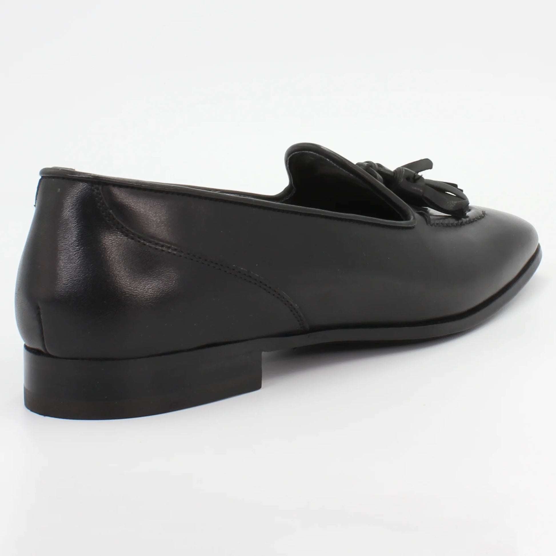 Shop Handmade Italian Leather moccasin in black (BRD10678) or browse our range of hand-made Italian shoes for men in leather or suede in-store at Aliverti Cape Town, or shop online. We deliver in South Africa & offer multiple payment plans as well as accept multiple safe & secure payment methods.