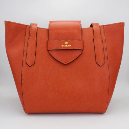 Shop Womens Italian-made Leather shopping bag in arancio (B000005933420) or browse our range of hand-made Italian handbags for women in-store at Aliverti Cape Town, or shop online.   We deliver in South Africa & offer multiple payment plans as well as accept multiple safe & secure payment methods.