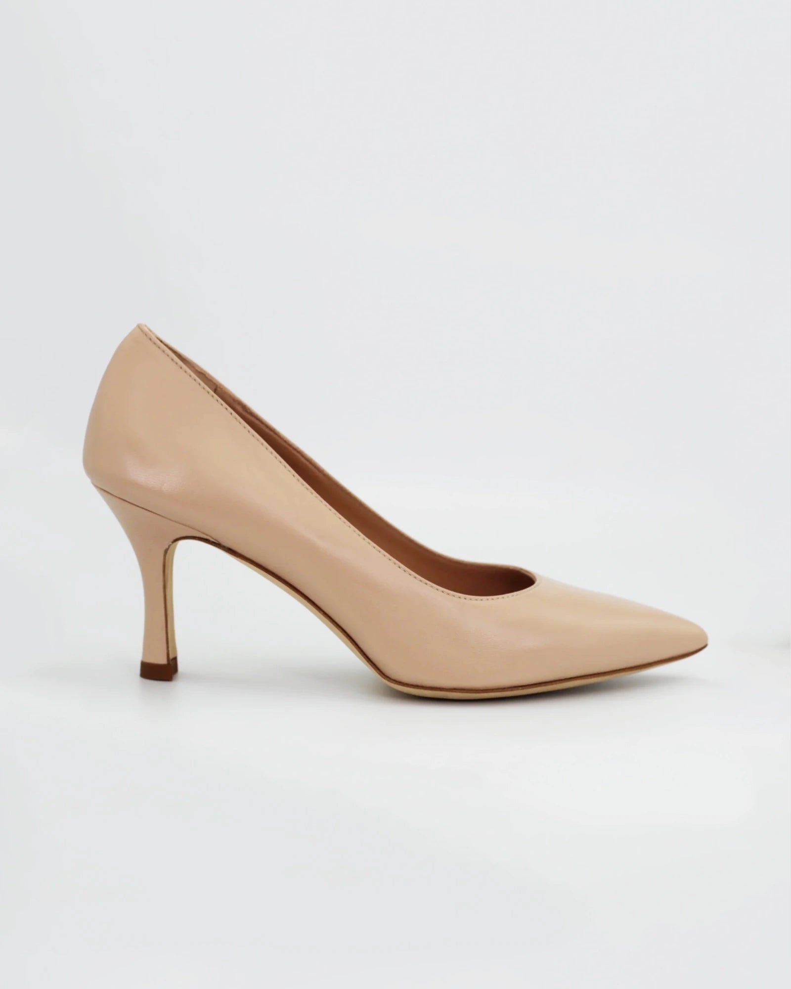 Shop Handmade Italian Leather court heel in nude (MA3771) or browse our range of hand-made Italian shoes in leather or suede in-store at Aliverti Cape Town, or shop online. We deliver in South Africa & offer multiple payment plans as well as accept multiple safe & secure payment methods.