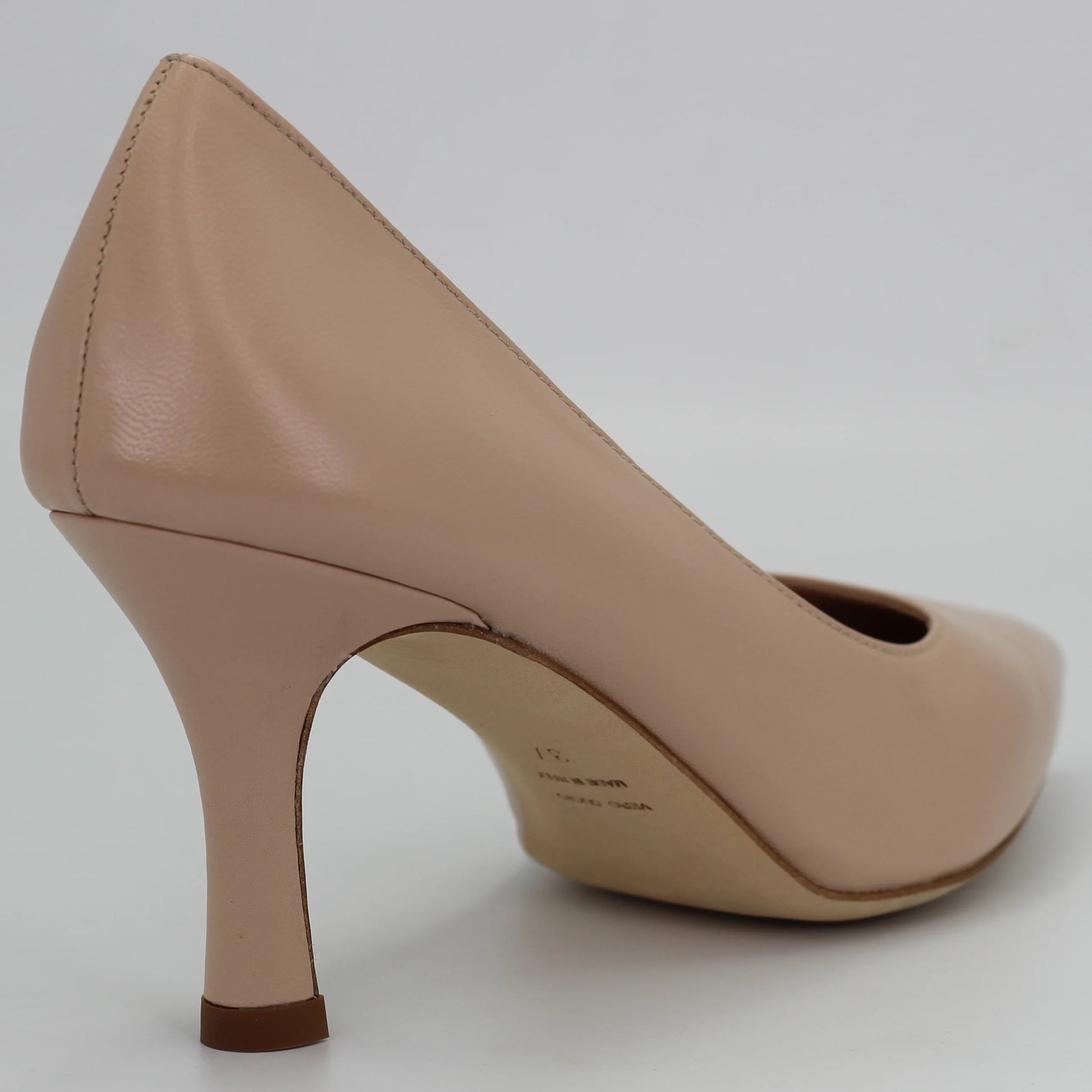 Shop Handmade Italian Leather court heel in nude (MA3771) or browse our range of hand-made Italian shoes in leather or suede in-store at Aliverti Cape Town, or shop online. We deliver in South Africa & offer multiple payment plans as well as accept multiple safe & secure payment methods.