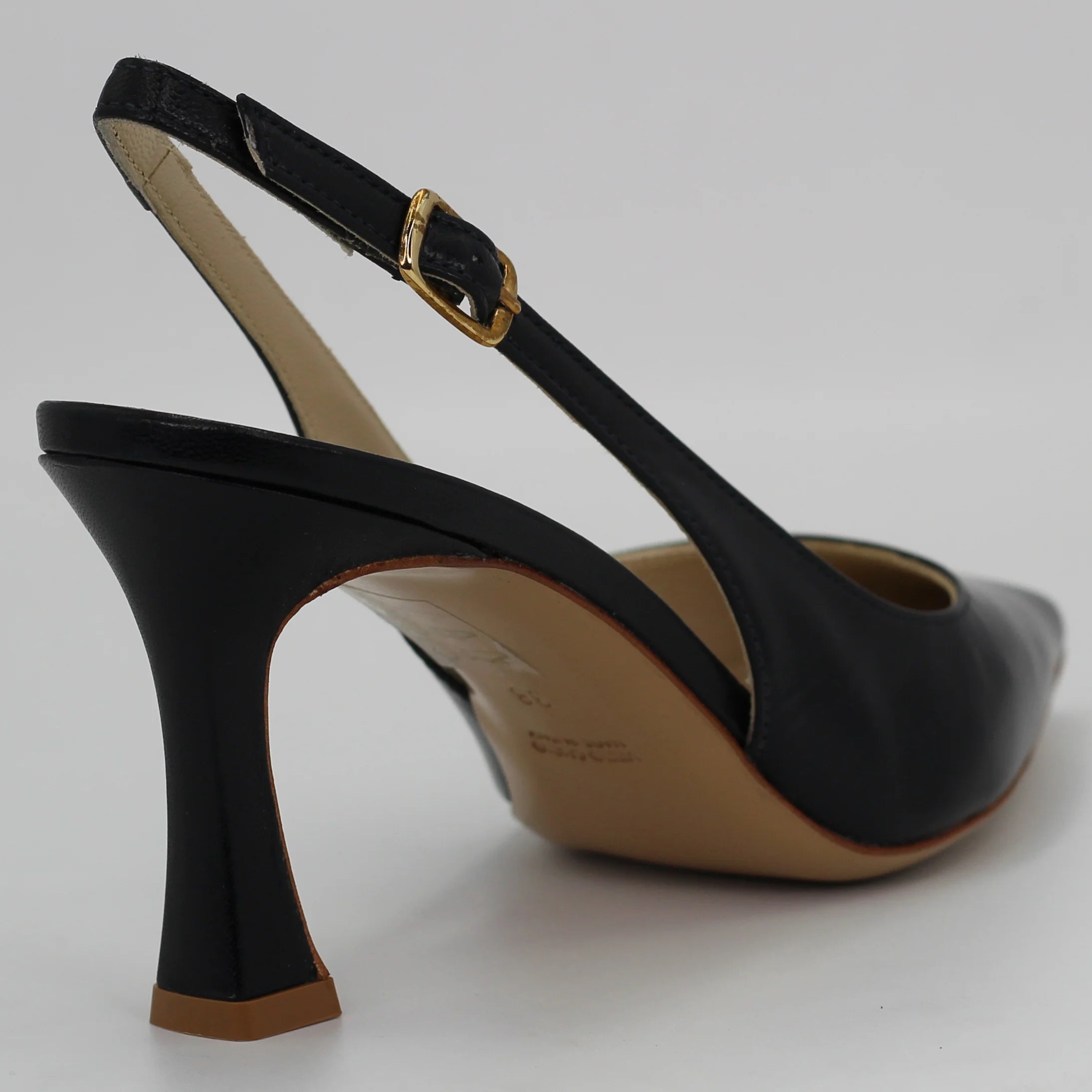 Shop Handmade Italian Leather sling back in Navy Blue (MPE581) or browse our range of hand-made Italian shoes in leather or suede in-store at Aliverti Cape Town, or shop online. We deliver in South Africa & offer multiple payment plans as well as accept multiple safe & secure payment methods.