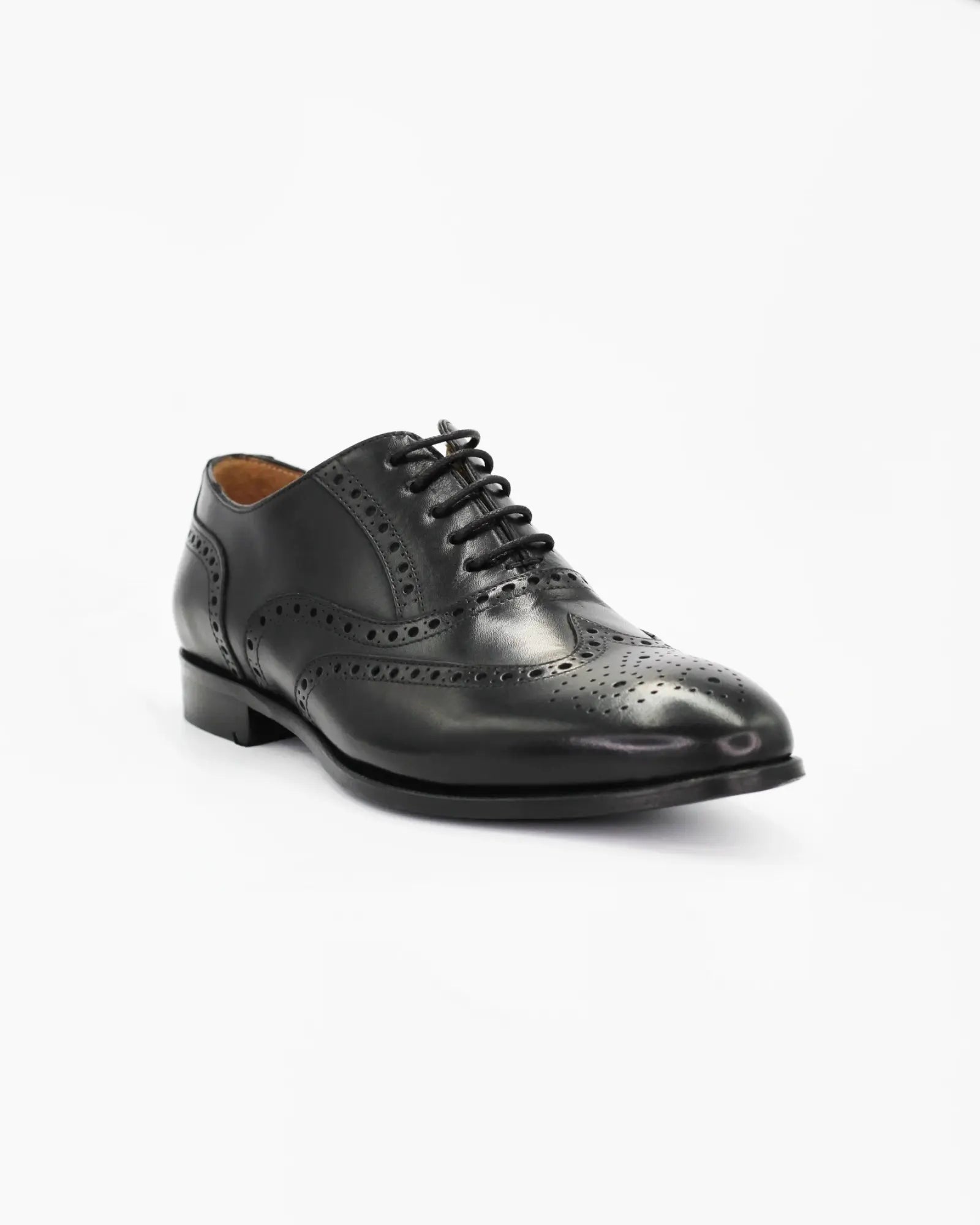 Shop Handmade Italian Leather derby brogue in nero (BRU11911) or browse our range of hand-made Italian shoes in leather or suede in-store at Aliverti Cape Town, or shop online. We deliver in South Africa & offer multiple payment plans as well as accept multiple safe & secure payment methods.