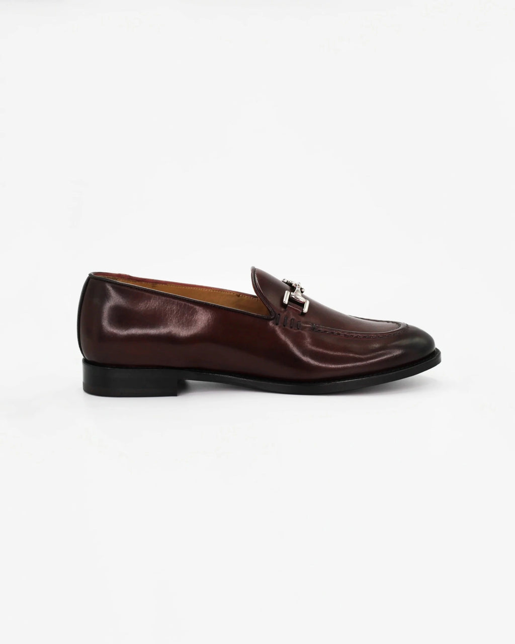 Shop Handmade Italian Leather moccasin in bordeaux (BRD9426) or browse our range of hand-made Italian shoes in leather or suede in-store at Aliverti Cape Town, or shop online. We deliver in South Africa & offer multiple payment plans as well as accept multiple safe & secure payment methods.