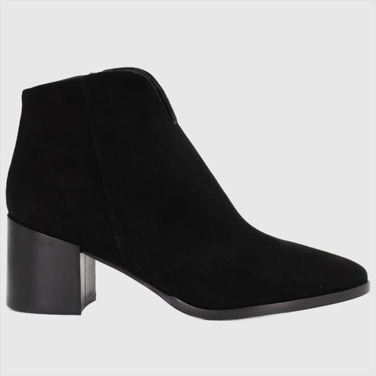 Shop Handmade Italian Leather suede ankle boot in nero (GIOIA7) or browse our range of hand-made Italian shoes in leather or suede in-store at Aliverti Cape Town, or shop online. We deliver in South Africa & offer multiple payment plans as well as accept multiple safe & secure payment methods.