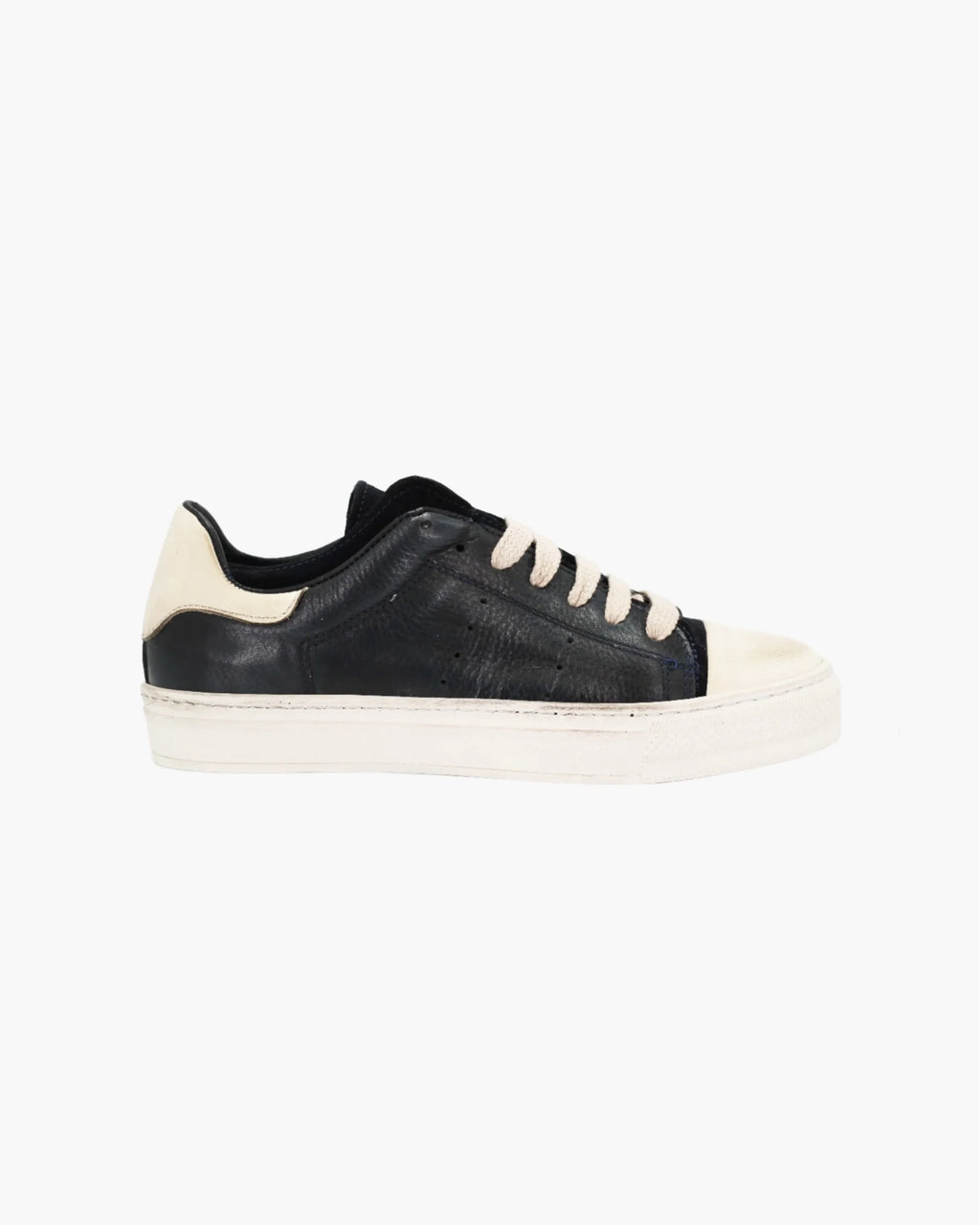 Shop Handmade Italian Leather Sneaker in Blue (GRD700/1) or browse our range of hand-made Italian shoes in leather or suede in-store at Aliverti Cape Town, or shop online. We deliver in South Africa & offer multiple payment plans as well as accept multiple safe & secure payment methods.