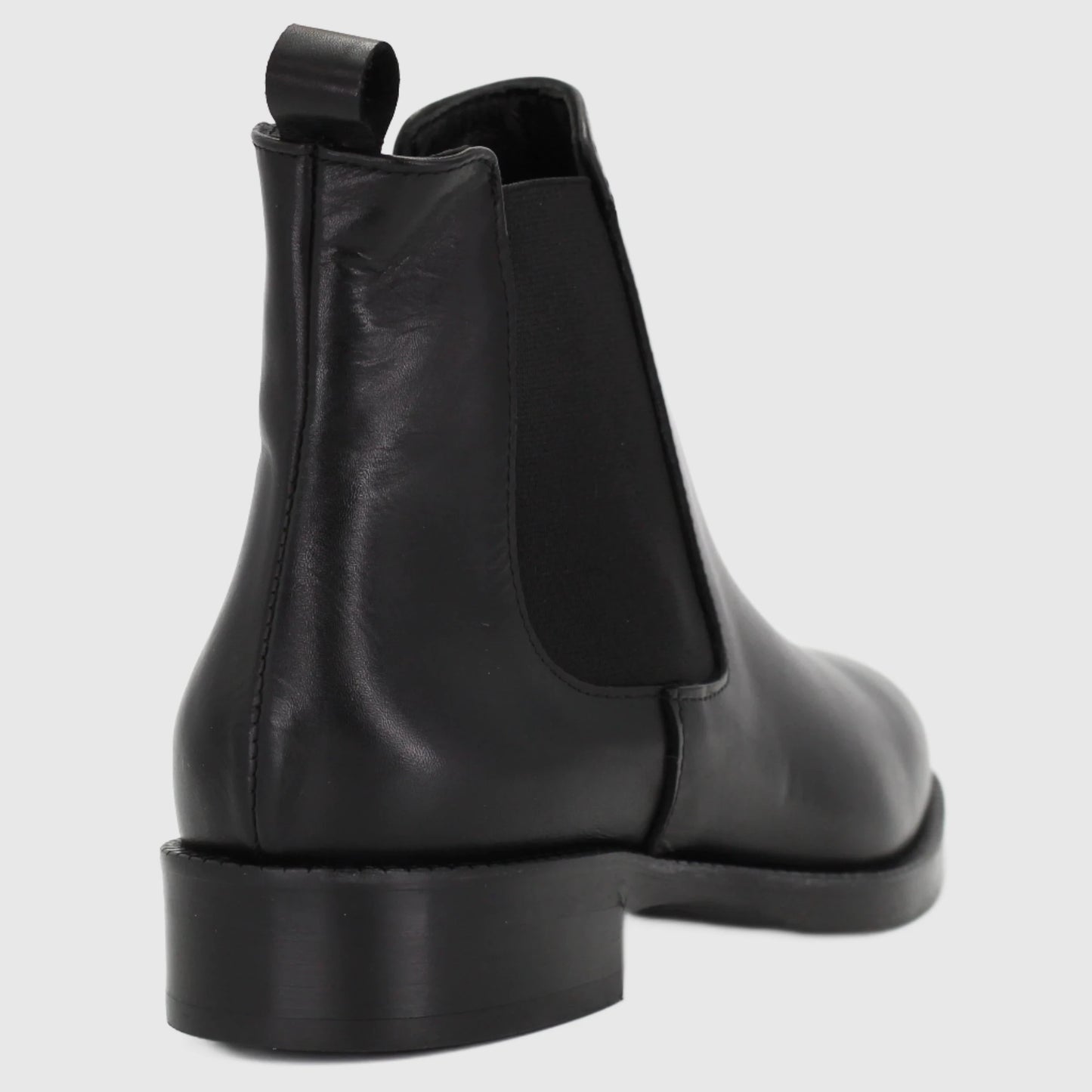 Shop Handmade Italian Leather chelsea boot in nero (GC2030) or browse our range of hand-made Italian shoes in leather or suede in-store at Aliverti Cape Town, or shop online. We deliver in South Africa & offer multiple payment plans as well as accept multiple safe & secure payment methods.