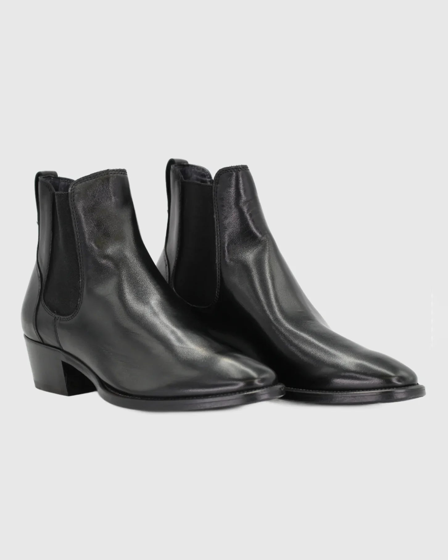 Shop Handmade Italian Leather Chelsea Boot in Nero (BRD9411) or browse our range of hand-made Italian shoes in leather or suede in-store at Aliverti Cape Town, or shop online. We deliver in South Africa & offer multiple payment plans as well as accept multiple safe & secure payment methods.