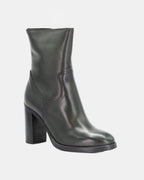 Shop Handmade Italian Leather heeled boot in jade (GC8553) or browse our range of hand-made Italian shoes in leather or suede in-store at Aliverti Cape Town, or shop online. We deliver in South Africa & offer multiple payment plans as well as accept multiple safe & secure payment methods.