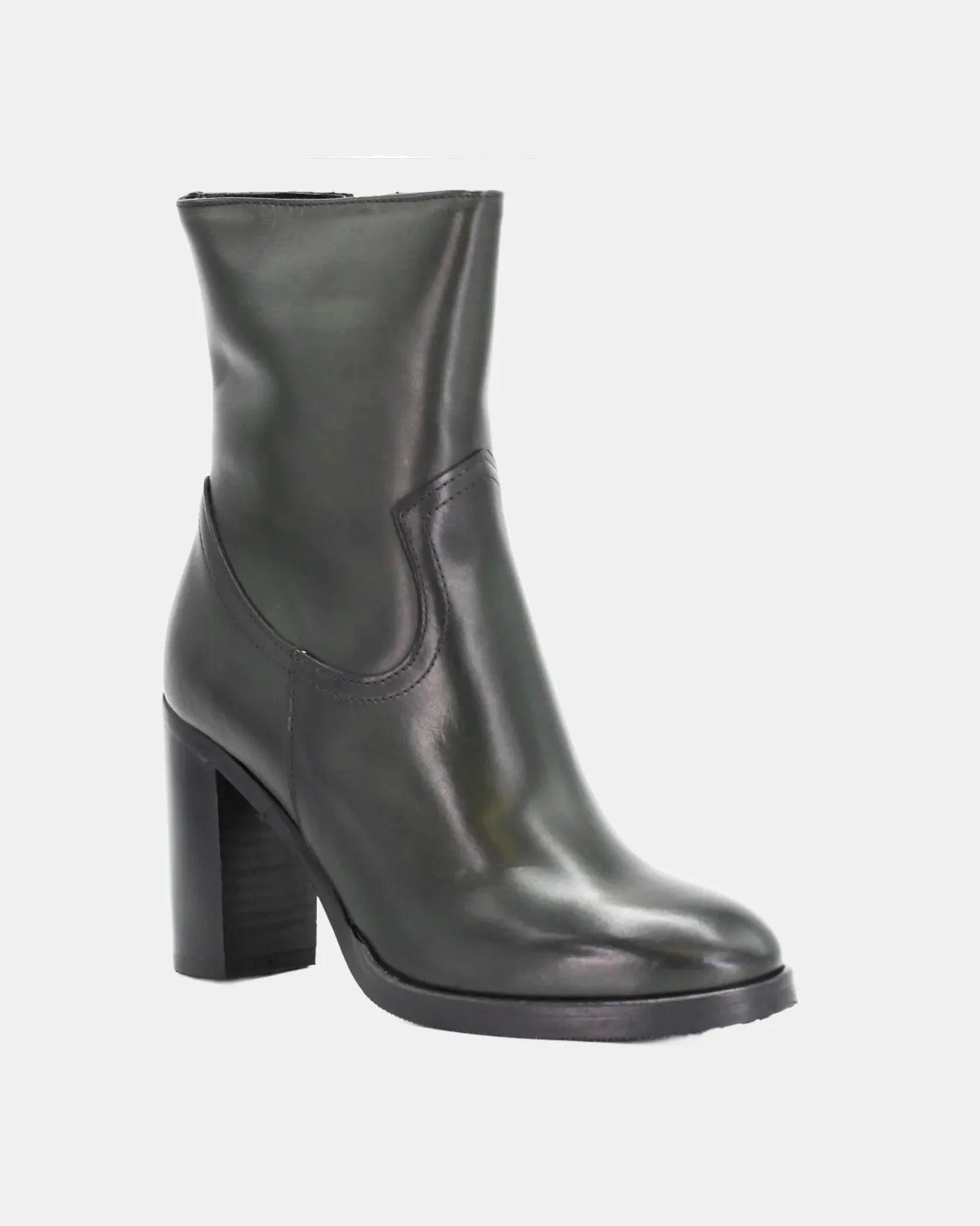 Shop Handmade Italian Leather heeled boot in jade (GC8553) or browse our range of hand-made Italian shoes in leather or suede in-store at Aliverti Cape Town, or shop online. We deliver in South Africa & offer multiple payment plans as well as accept multiple safe & secure payment methods.