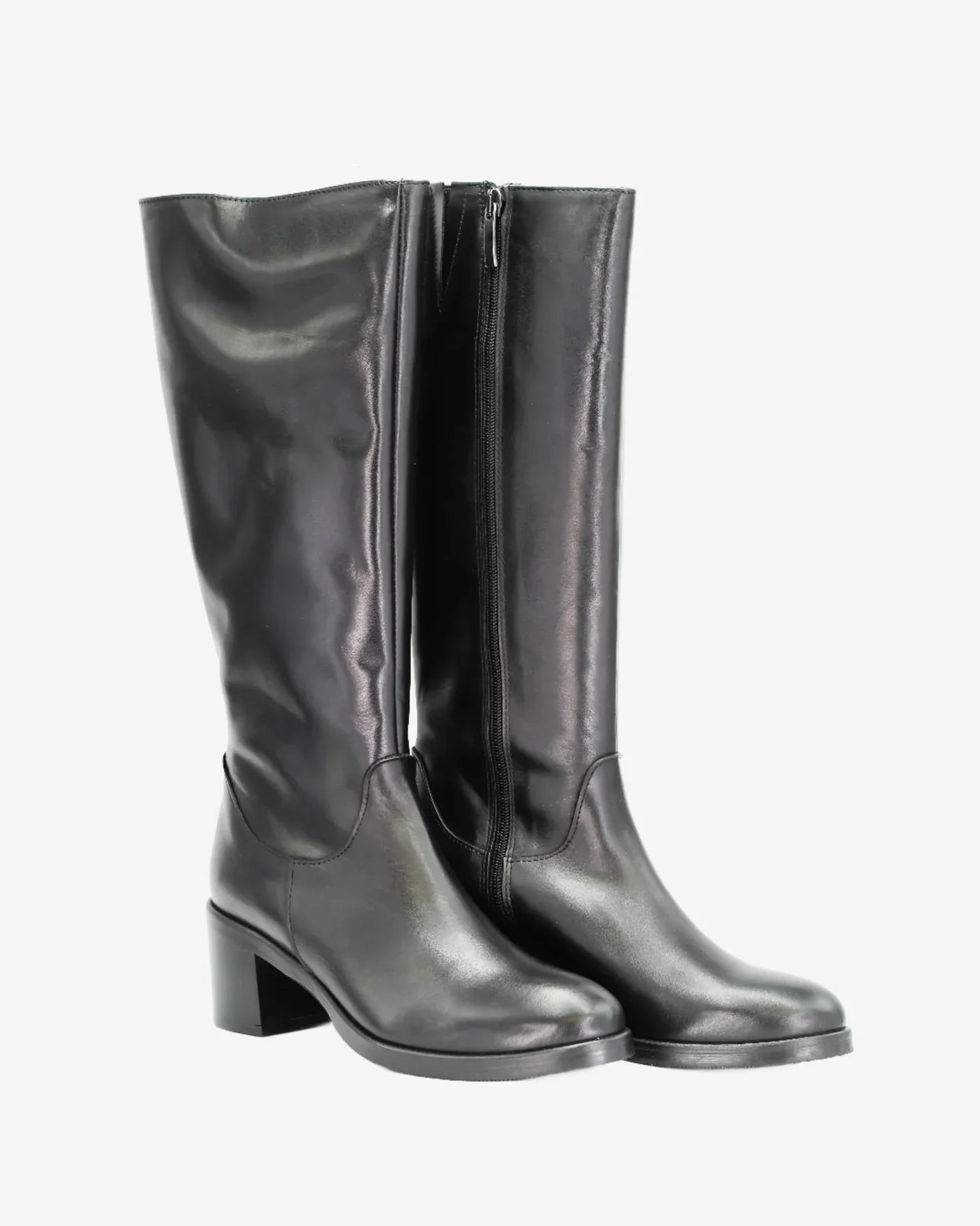 Shop Handmade Italian Leather equestrian boot in nero (GC2599) or browse our range of hand-made Italian shoes in leather or suede in-store at Aliverti Cape Town, or shop online. We deliver in South Africa & offer multiple payment plans as well as accept multiple safe & secure payment methods.