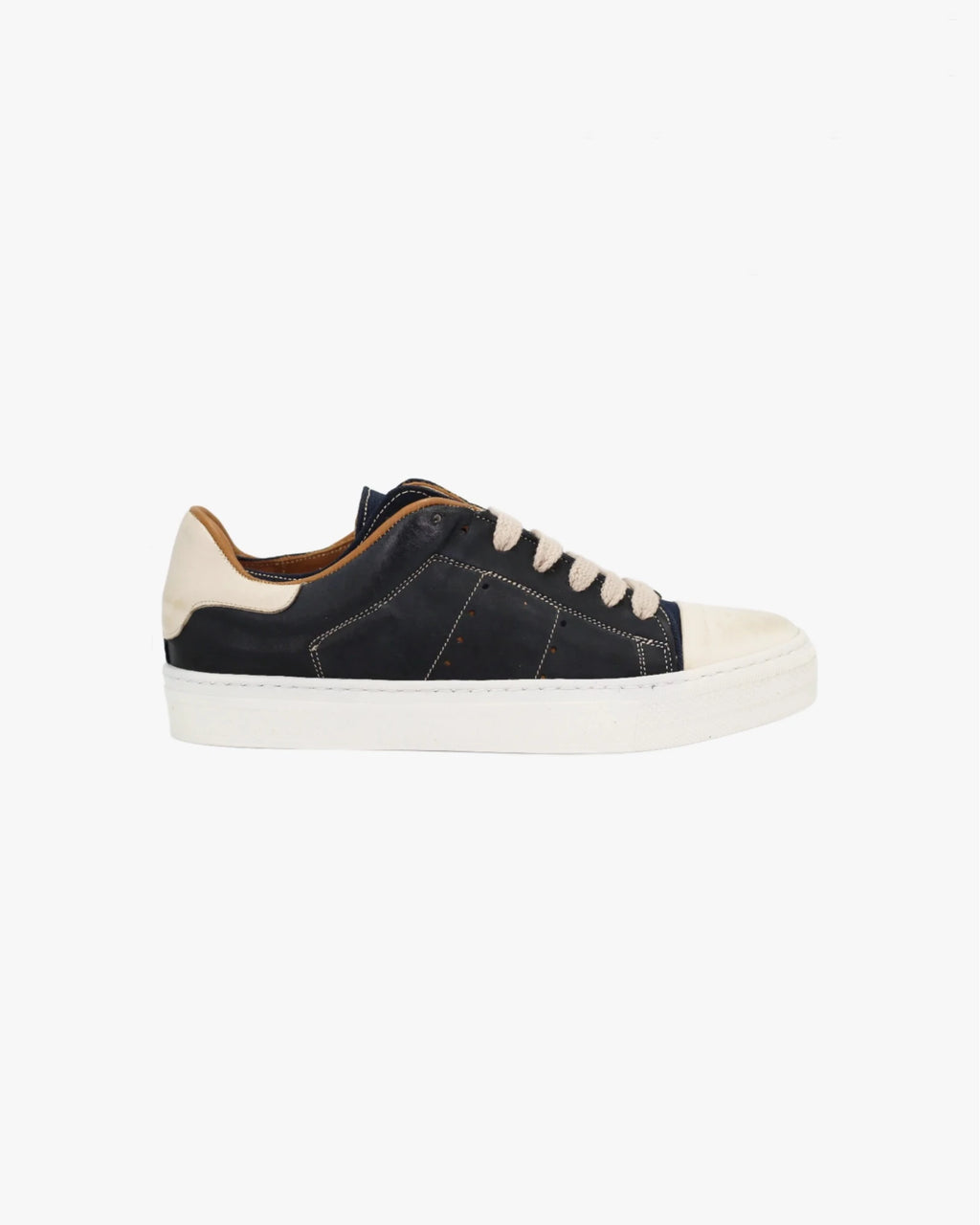 Shop Handmade Italian Leather Sneaker in Blue (GRD700/9) or browse our range of hand-made Italian shoes in leather or suede in-store at Aliverti Cape Town, or shop online. We deliver in South Africa & offer multiple payment plans as well as accept multiple safe & secure payment methods.