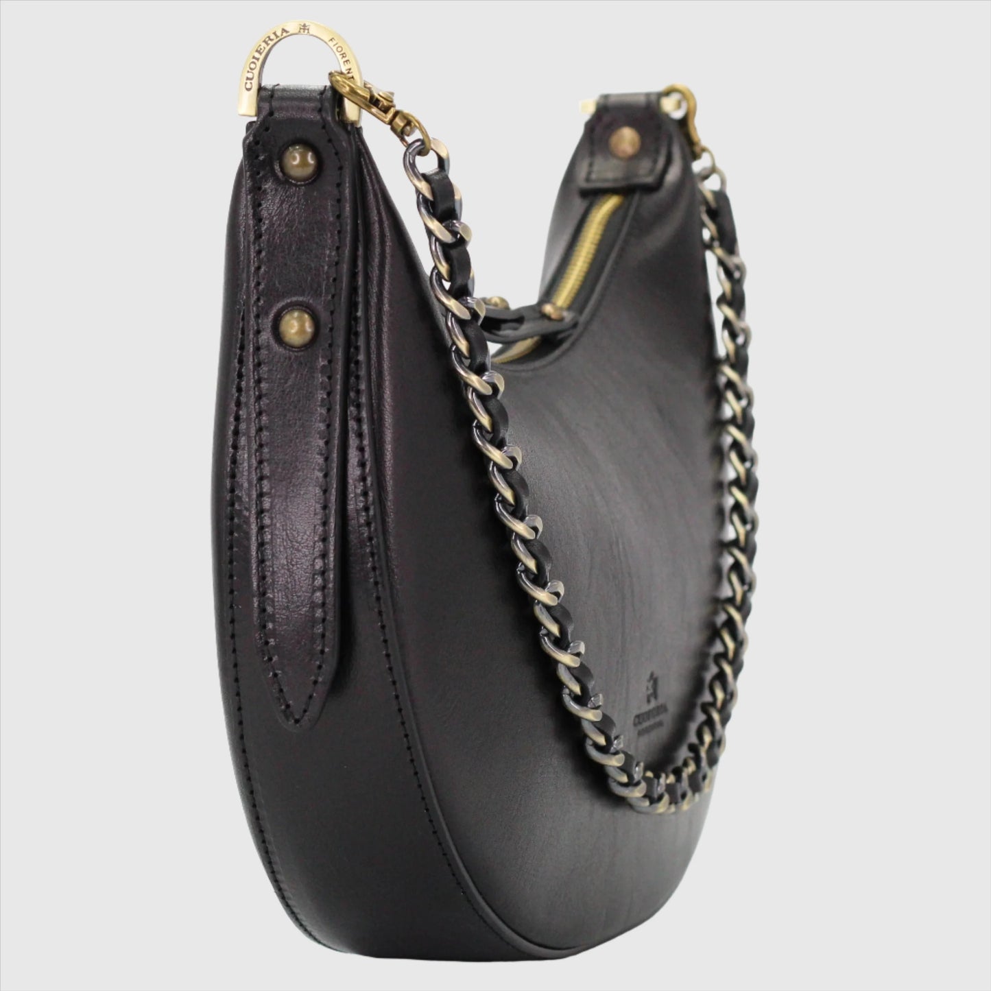 Shop Women's Italian-made Leather Eva small hobo in nero (B000005825420) or browse our range of hand-made Italian handbags for women in-store at Aliverti Cape Town, or shop online.   We deliver in South Africa & offer multiple payment plans as well as accept multiple safe & secure payment methods.