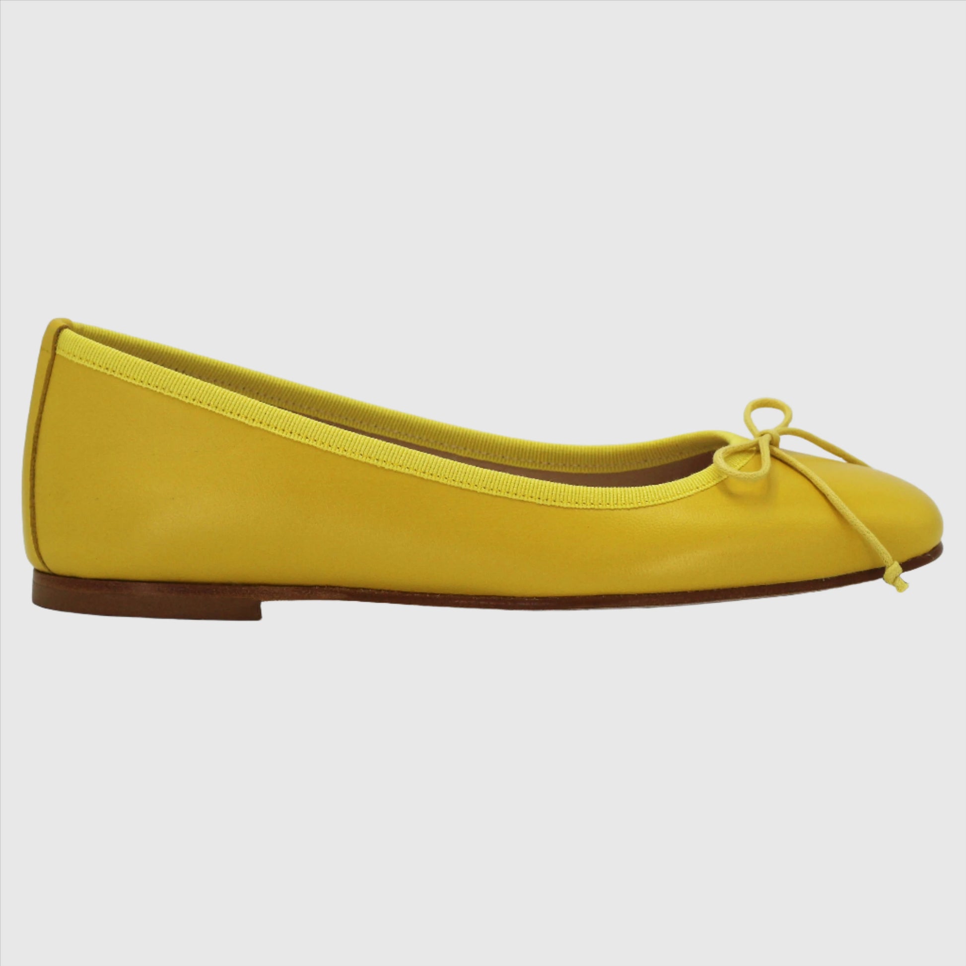 Shop Handmade Italian Leather Women's Ballerina Pump in Giallo (ESE485) or browse our range of hand-made Italian shoes in leather or suede in-store at Aliverti Cape Town, or shop online. We deliver in South Africa & offer multiple payment plans as well as accept multiple safe & secure payment methods.