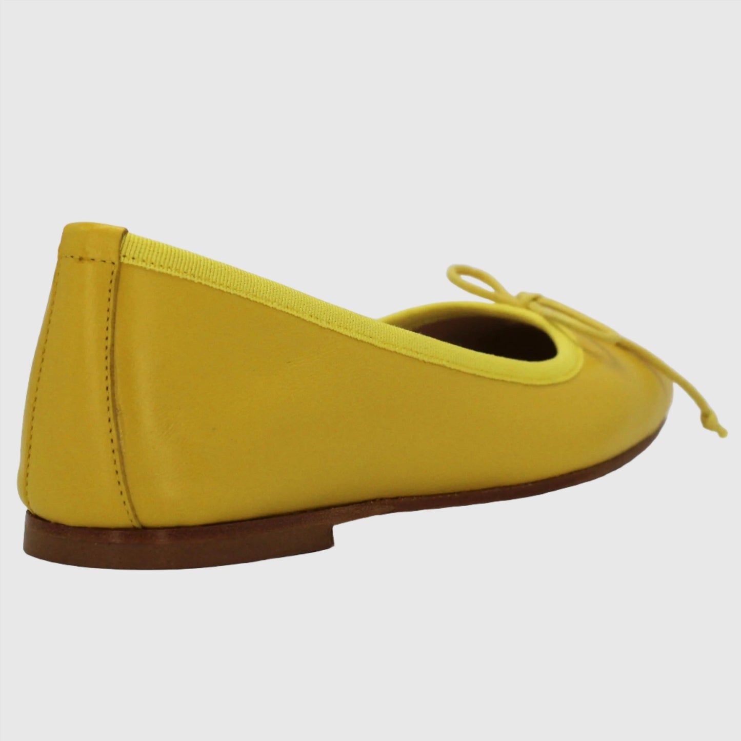 Shop Handmade Italian Leather Women's Ballerina Pump in Giallo (ESE485) or browse our range of hand-made Italian shoes in leather or suede in-store at Aliverti Cape Town, or shop online. We deliver in South Africa & offer multiple payment plans as well as accept multiple safe & secure payment methods.