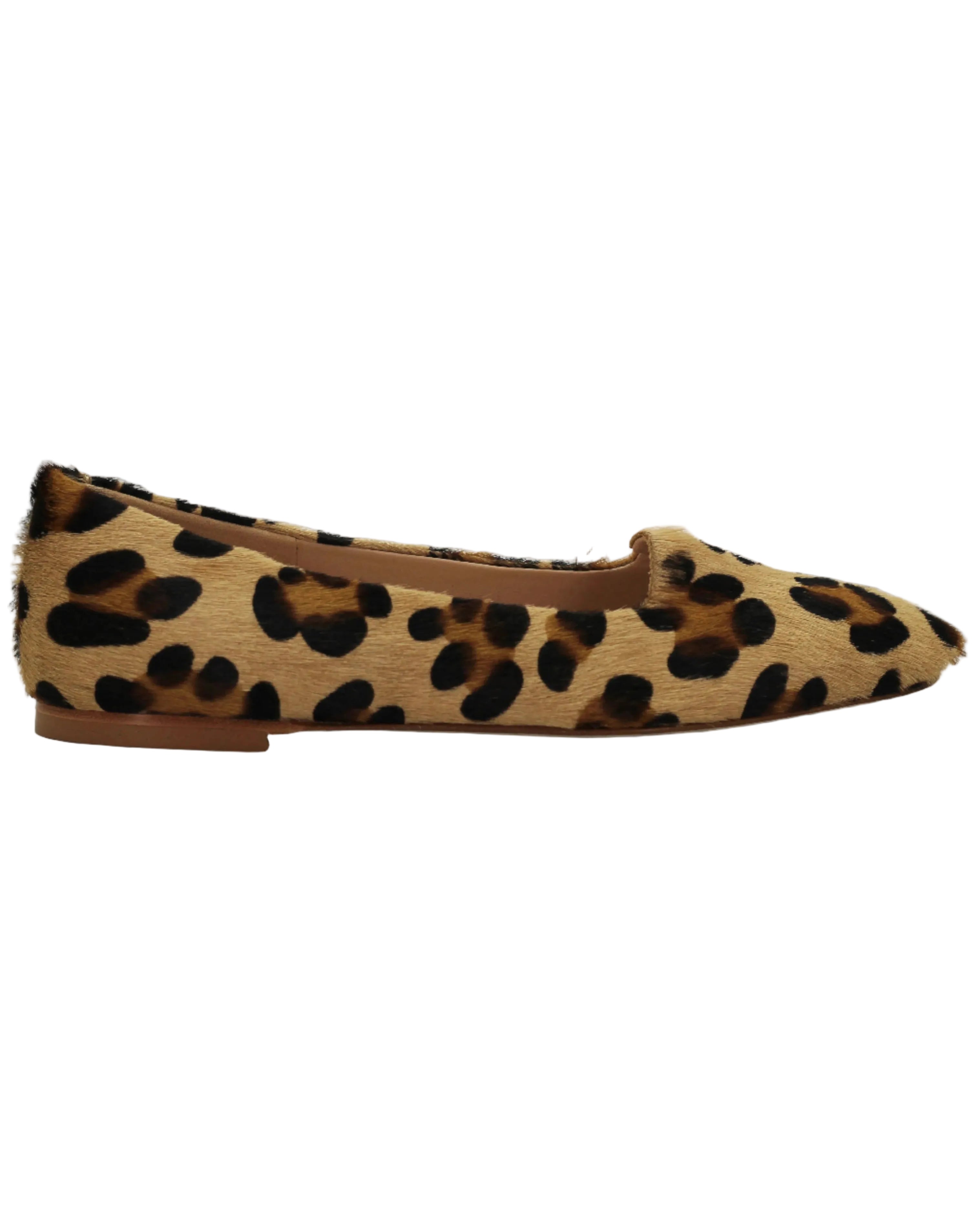 Shop Handmade Italian Leather Ballerina Pump in Calf Leather Leopard (ESE364) or browse our range of hand-made Italian shoes in leather or suede in-store at Aliverti Cape Town, or shop online. We deliver in South Africa & offer multiple payment plans as well as accept multiple safe & secure payment methods.