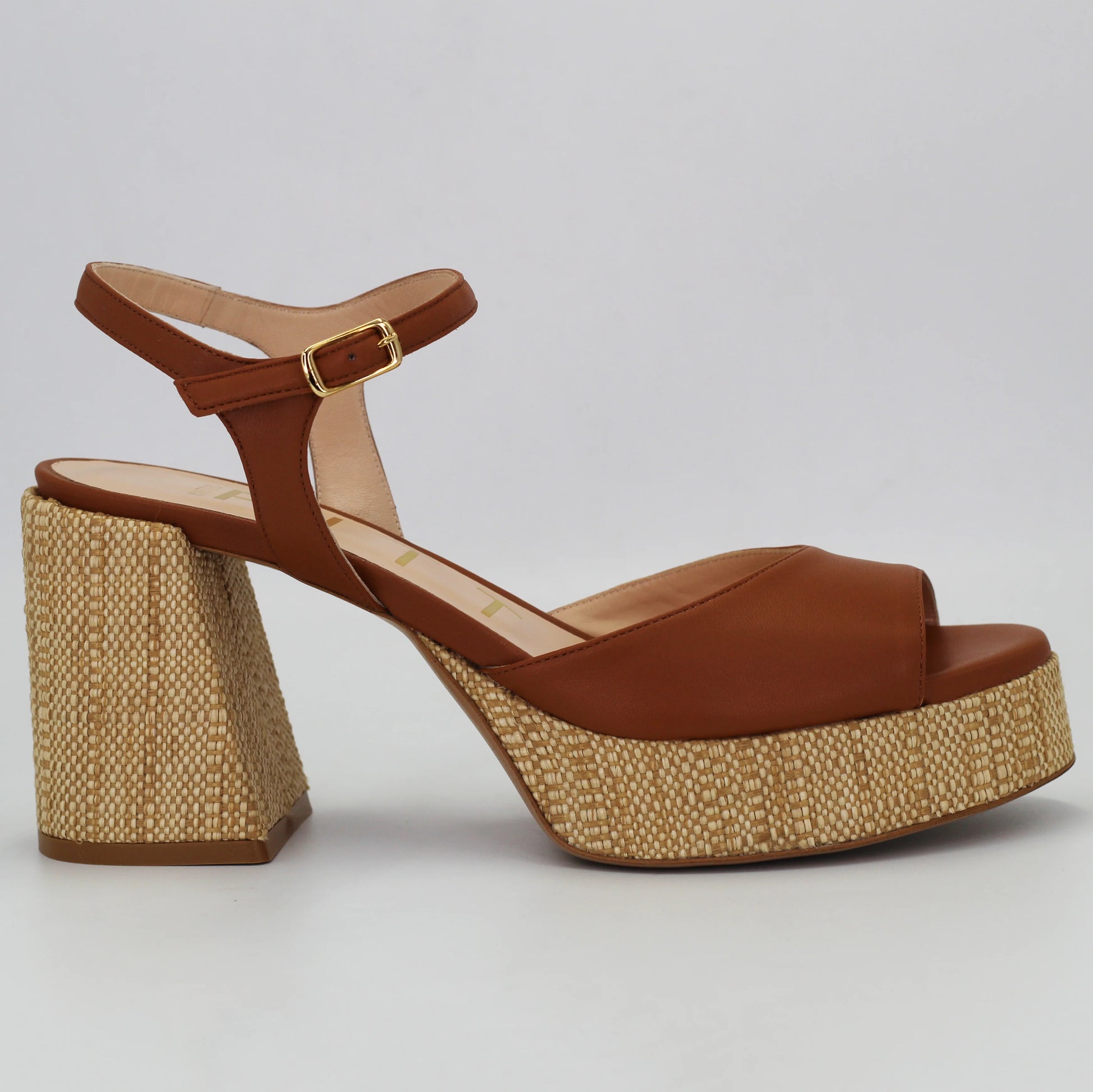 Shop Handmade Italian Leather Women's platform heel in cuoio (MP2800) or browse our range of hand-made Italian shoes in leather or suede in-store at Aliverti Cape Town, or shop online. We deliver in South Africa & offer multiple payment plans as well as accept multiple safe & secure payment methods.