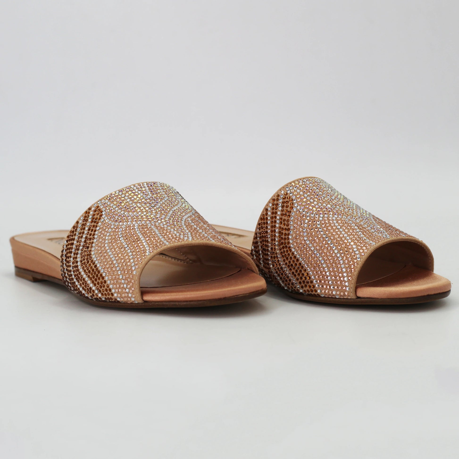 Shop Handmade Italian Leather Women's sandal (ELMARGO) or browse our range of hand-made Italian shoes in leather or suede in-store at Aliverti Cape Town, or shop online. We deliver in South Africa & offer multiple payment plans as well as accept multiple safe & secure payment methods.